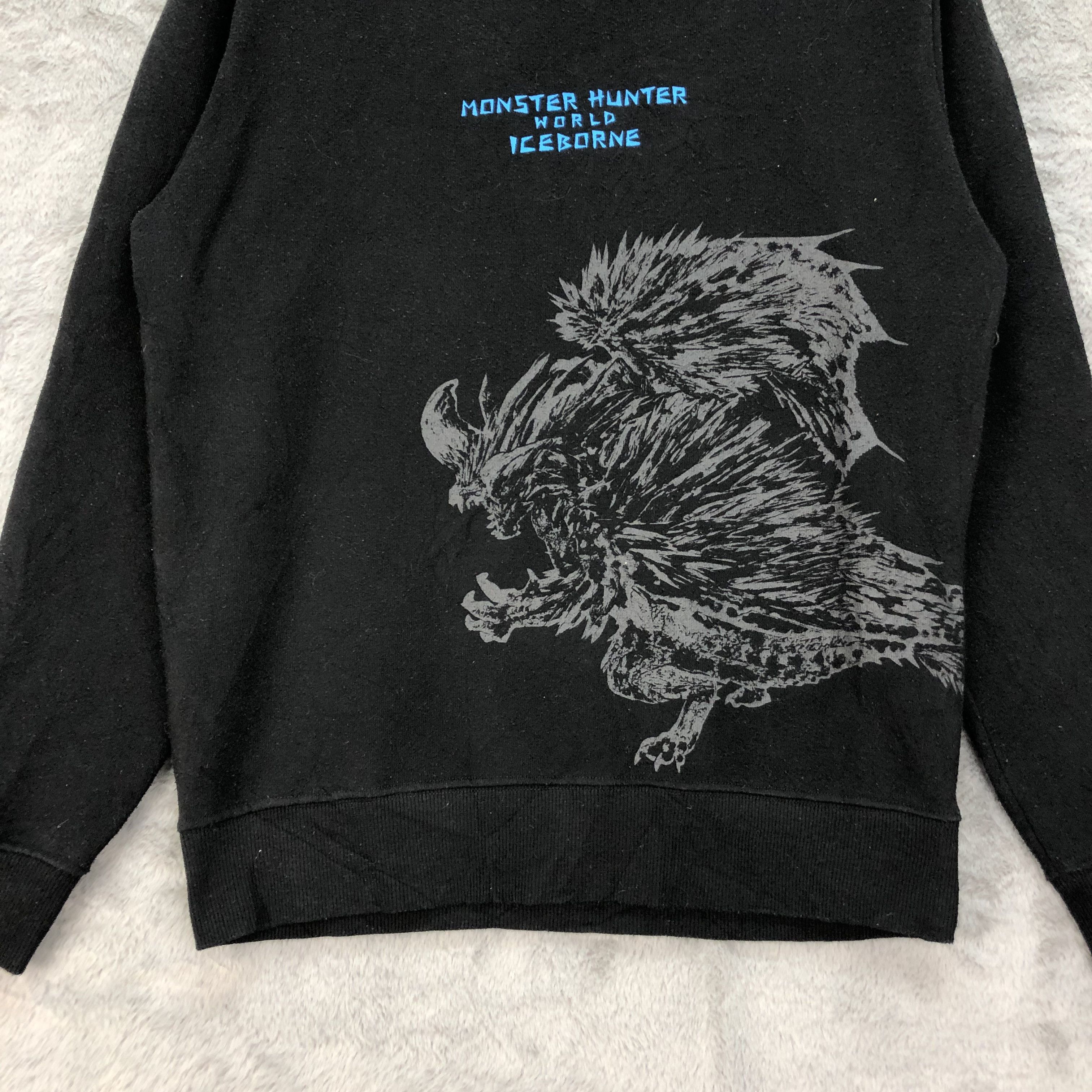 Japanese Brand MONSTER HUNTER WORLD ICEBORNE Sweatshirts #4737-166 Size US M / EU 48-50 / 2 - 4 Thumbnail
