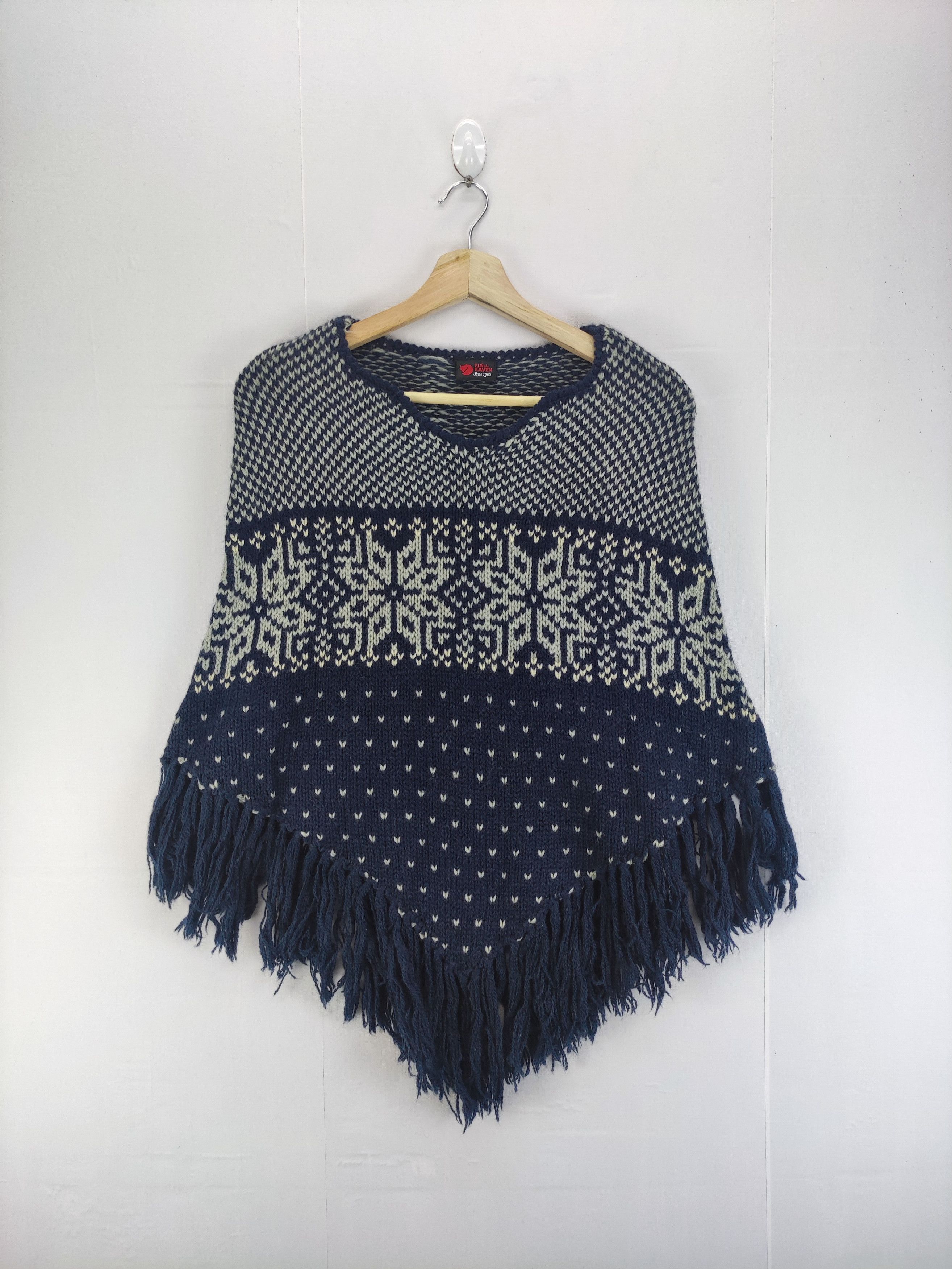 Fjallraven Vintage Fjallraven Poncho knit Size 26 - 1 Thumbnail