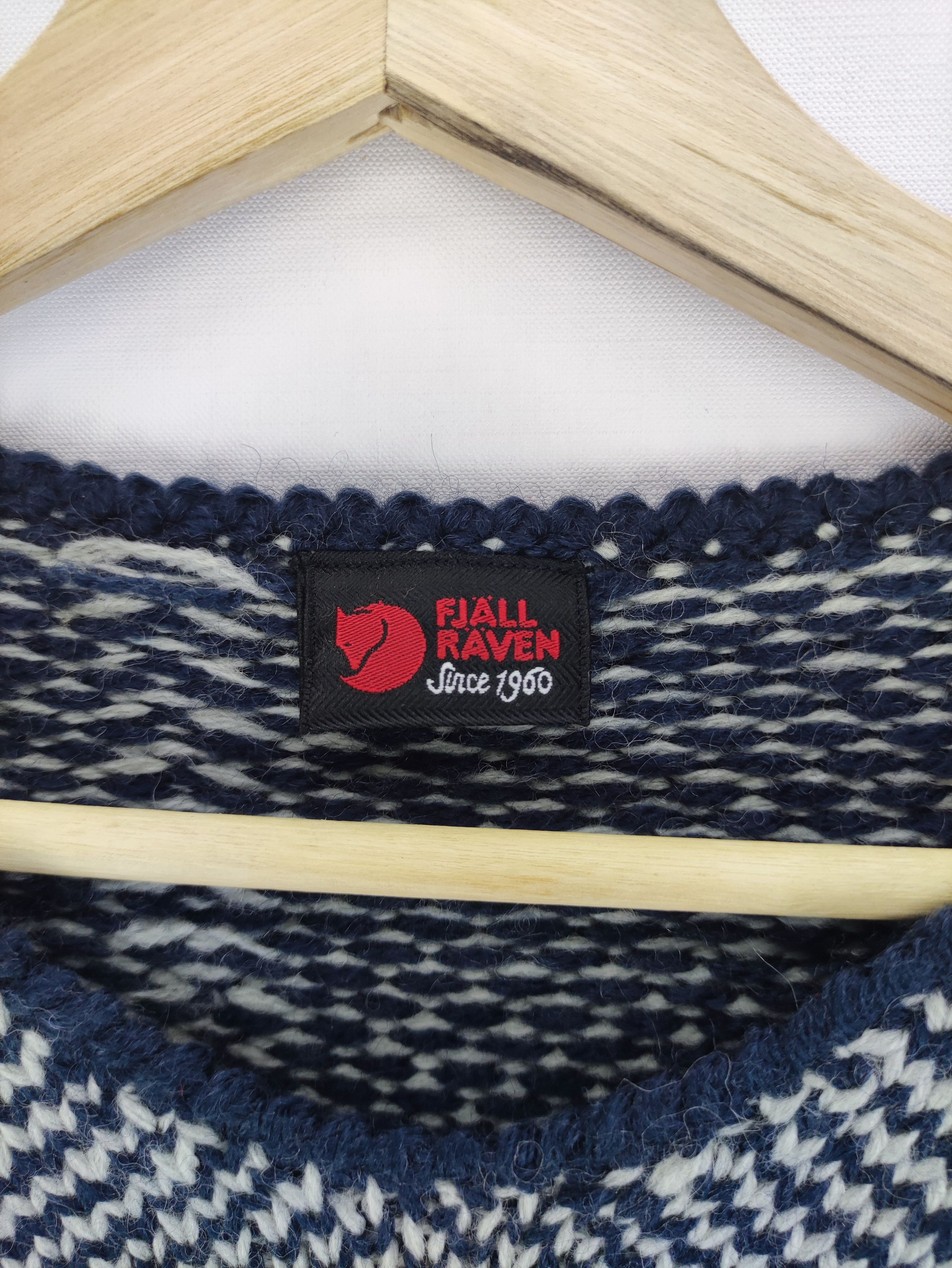 Fjallraven Vintage Fjallraven Poncho knit Size 26 - 2 Thumbnail
