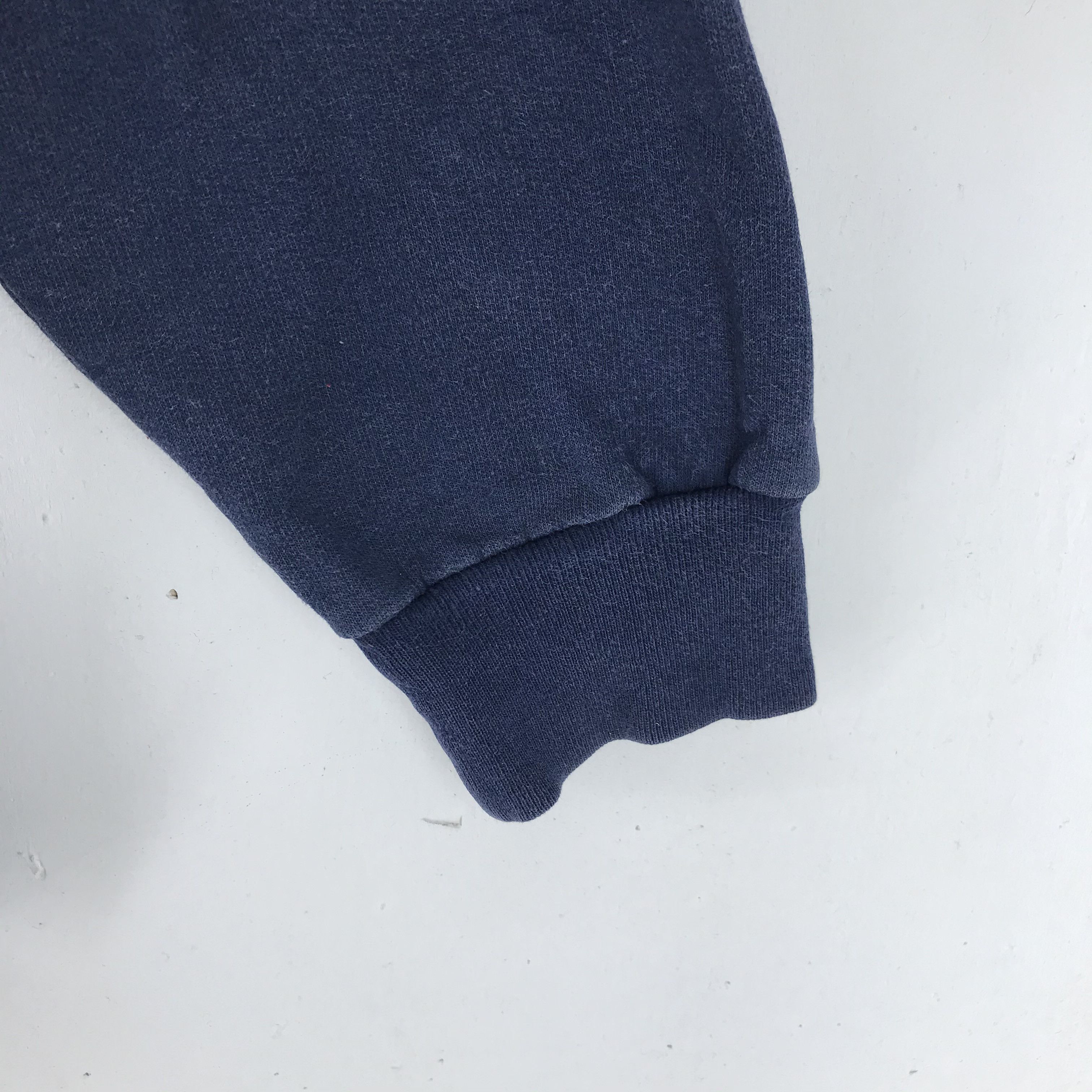 Vintage Vintage 90s BERMUDA Big Logo Sweatshirts #2174-84 Size US S / EU 44-46 / 1 - 5 Thumbnail