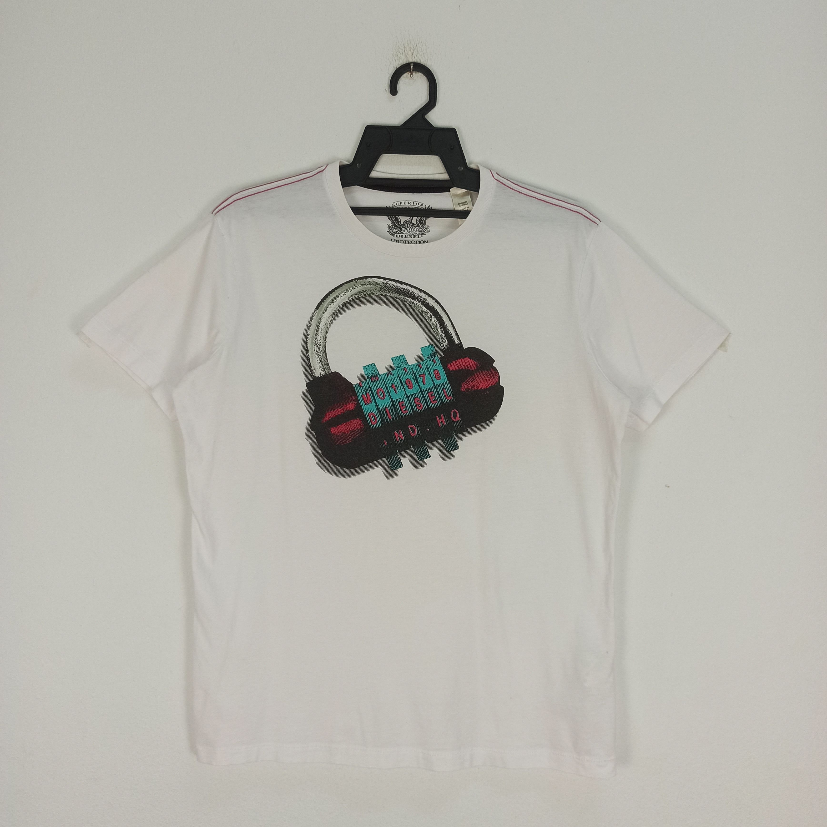 Diesel 🔥STEALS🔥 Diesel Locked Logo Tshirt Size M / US 6-8 / IT 42-44 - 1 Thumbnail