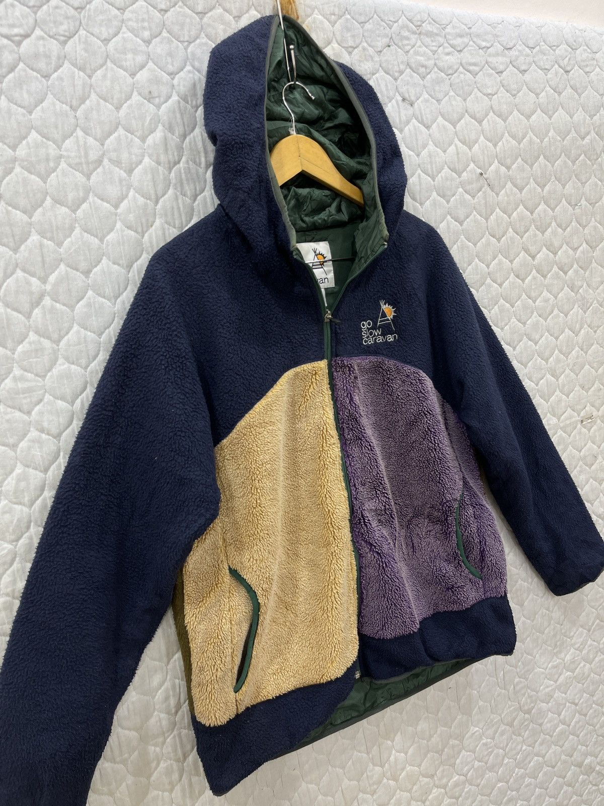 go slow caravan (Eee)🔥🔥STEALS GO SLOW CARAVAN MULTICOLOUR HOODIE SWEATER Size US L / EU 52-54 / 3 - 3 Thumbnail