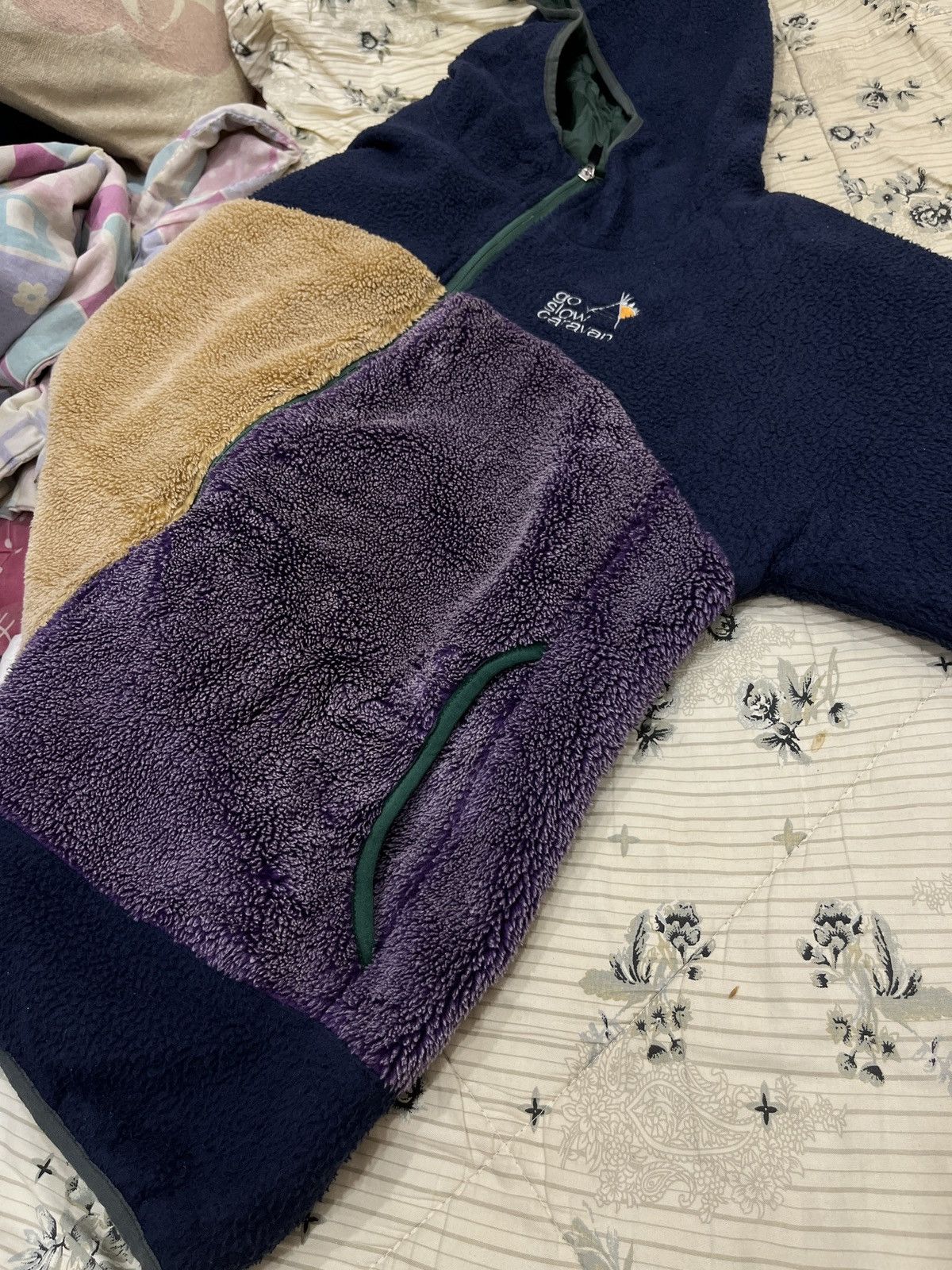 go slow caravan (Eee)🔥🔥STEALS GO SLOW CARAVAN MULTICOLOUR HOODIE SWEATER Size US L / EU 52-54 / 3 - 13 Thumbnail