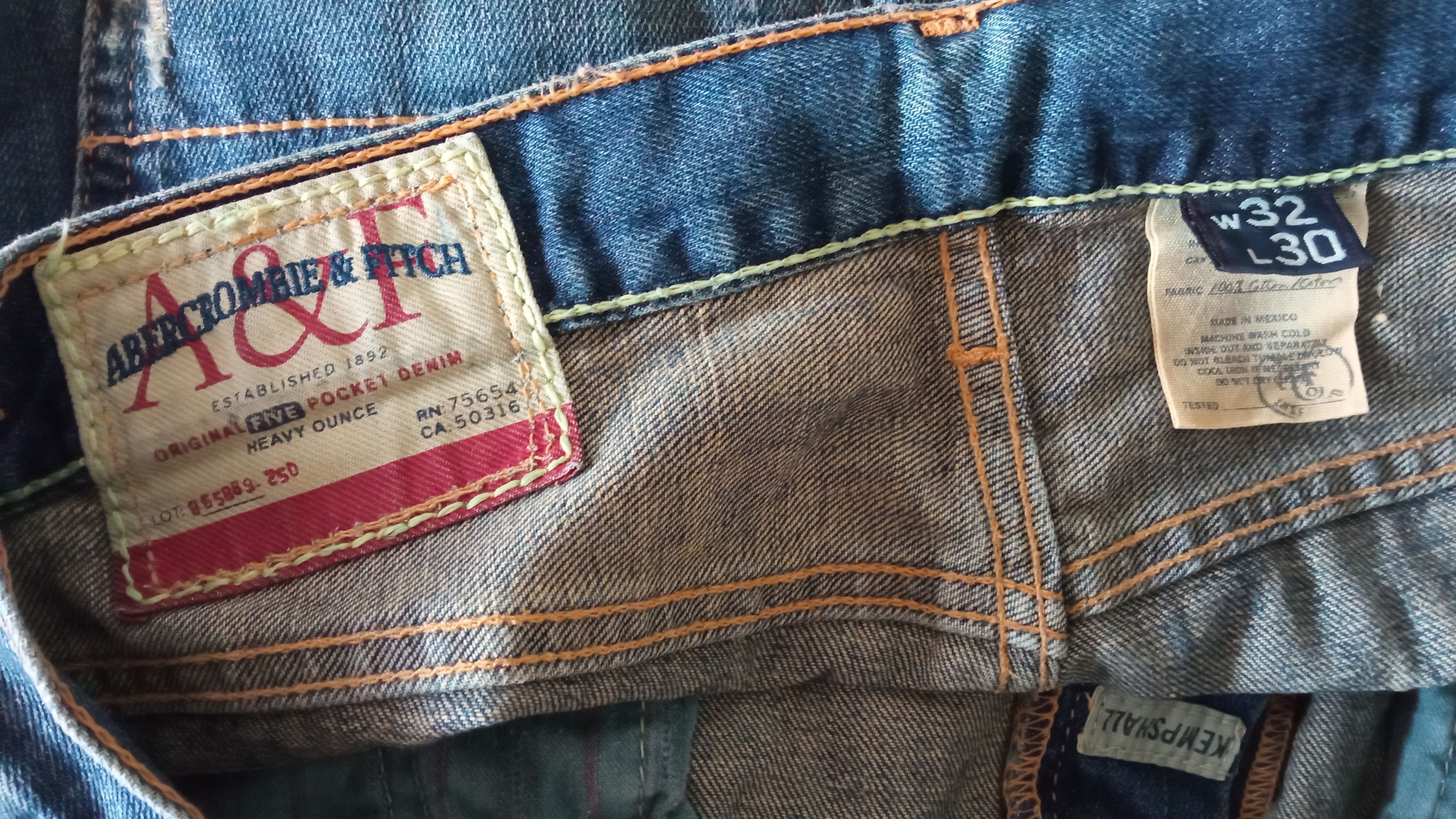 🔥🔥A&F Abercrombie & Fitch Distressed Jeans Denim