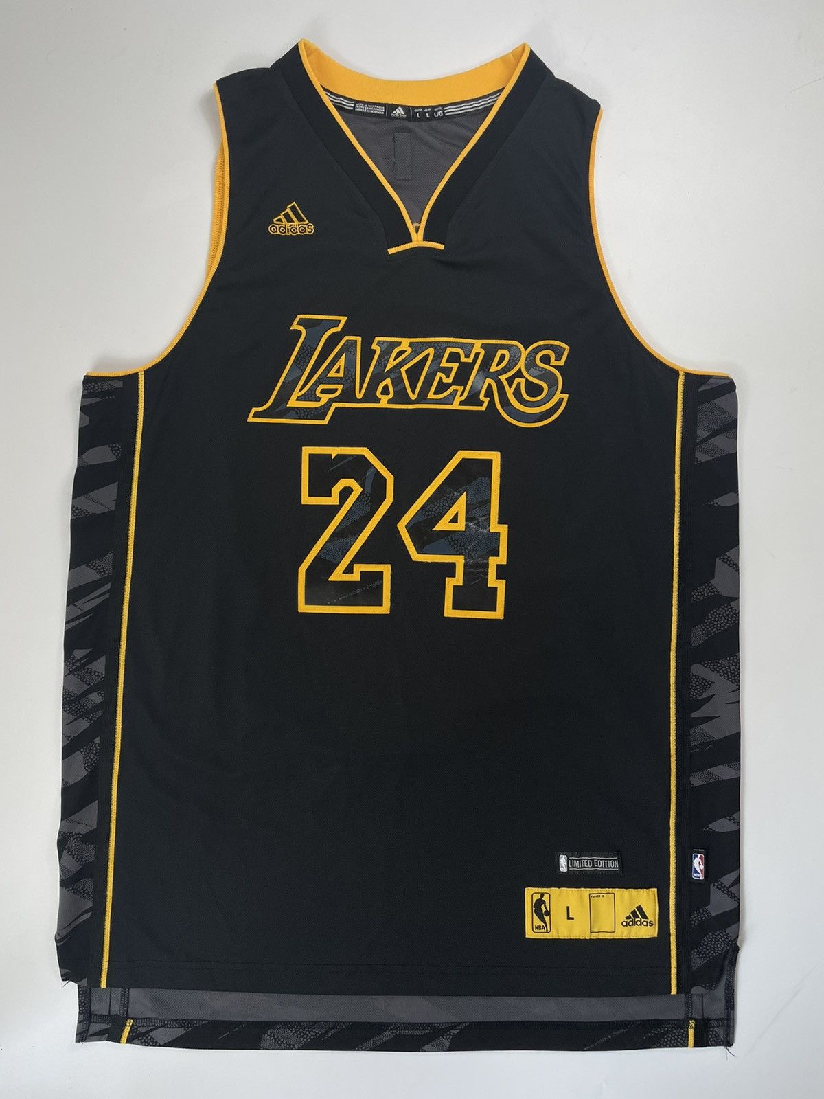 LA Lakers Kobe Bryant 24 Limited Edition Adidas Jersey Rare.
