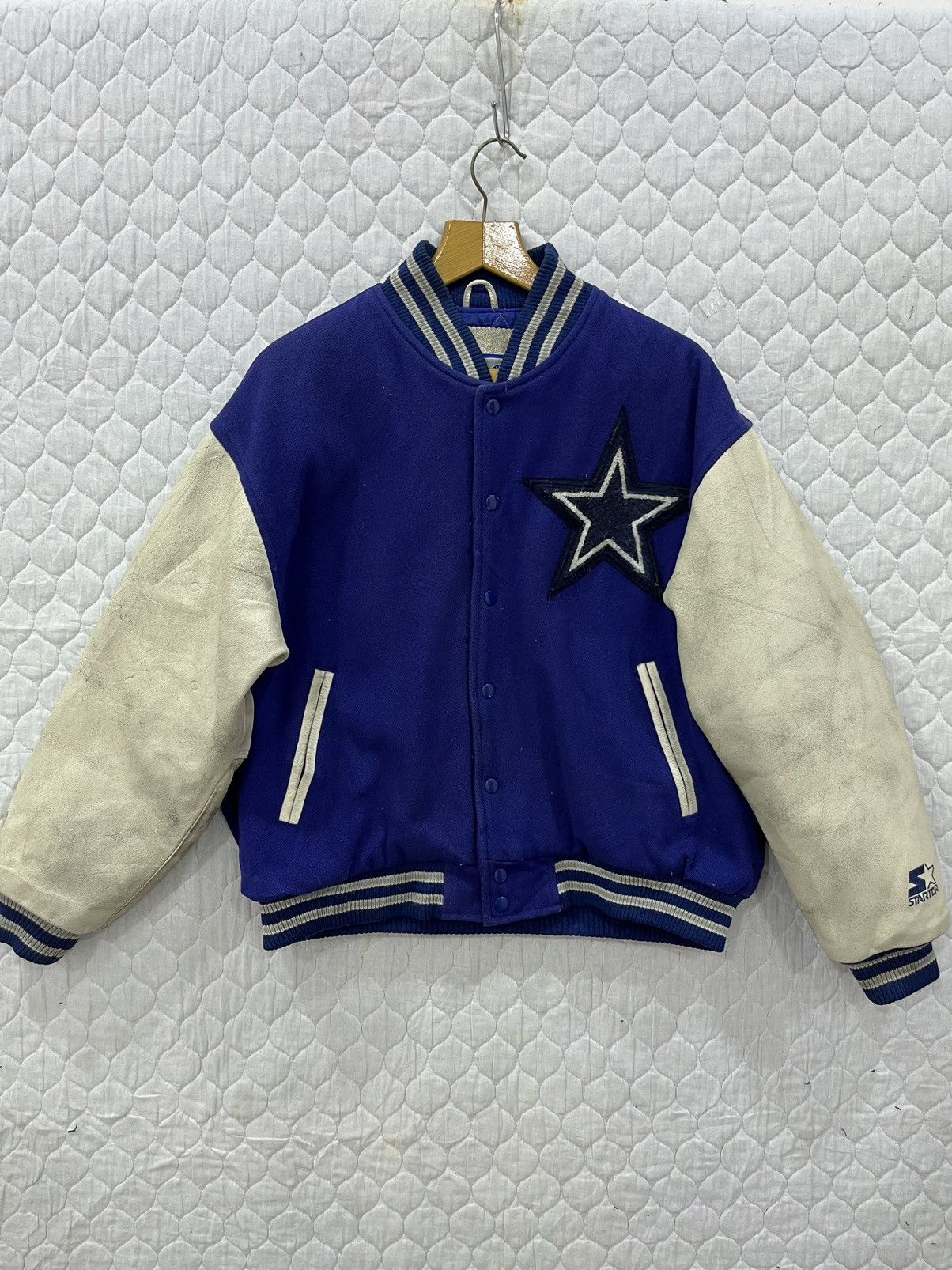 (Jj). NFL STARTER VARSITY BOMBER JACKET