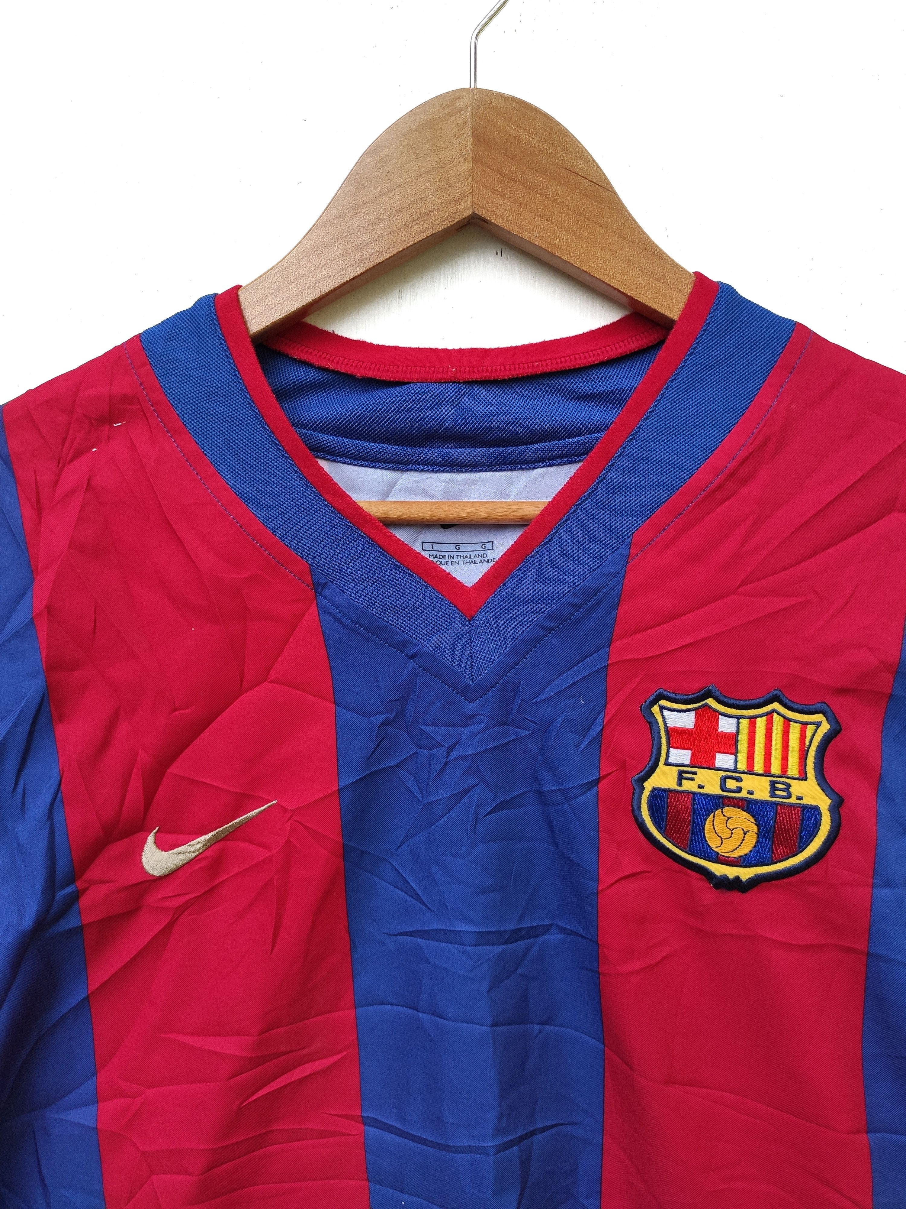 Nike Vintage Barcalona Jersey 2002 Patrick Kluivert La liga Size US L / EU 52-54 / 3 - 3 Thumbnail
