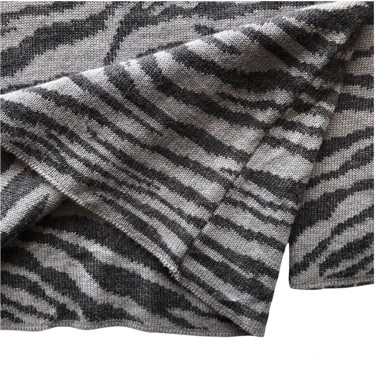 Japanese Brand Vintage 90's Sweater Zebra Stripe Knitting by Common Sense Size US M / EU 48-50 / 2 - 11 Thumbnail