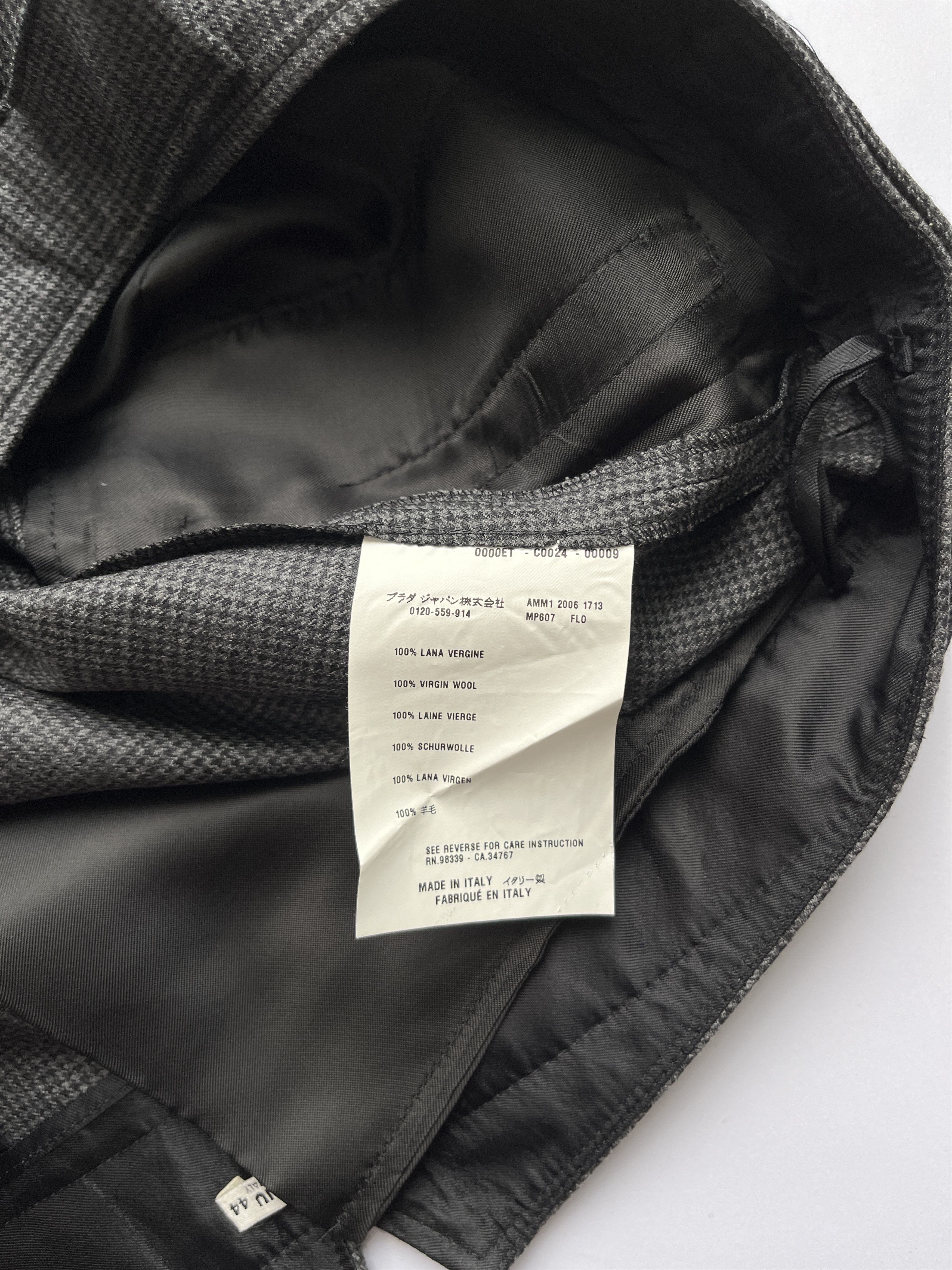 Miu Miu ⚡️QUICK SALE⚡️2006 Miu Miu Dark Grey Shorts Size 30" / US 8 / IT 44 - 4 Thumbnail