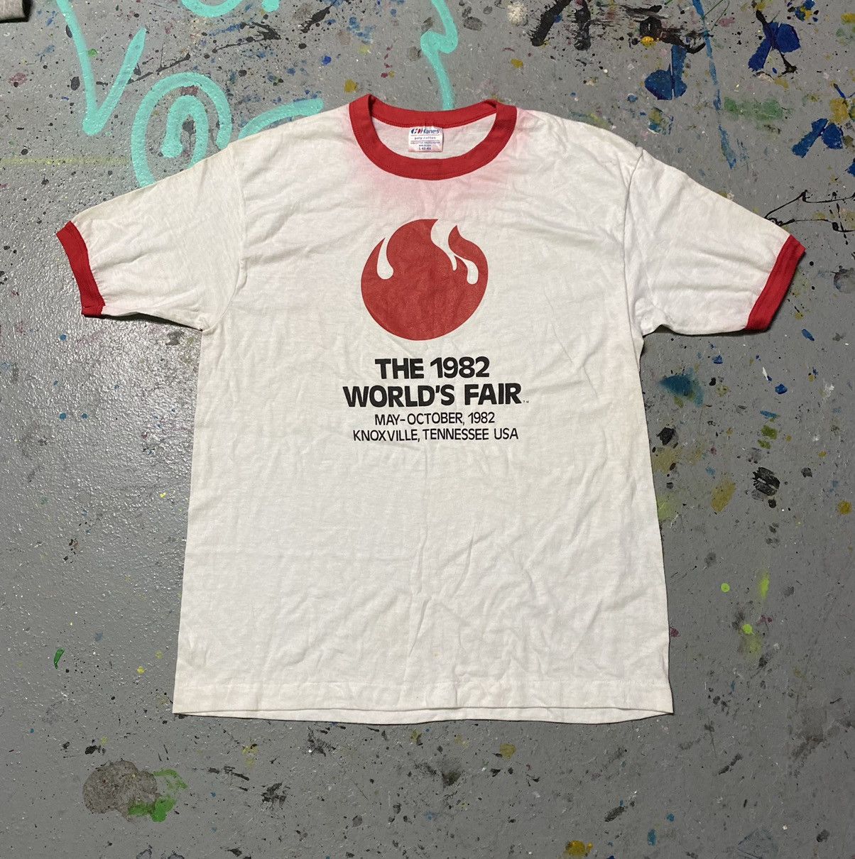Vintage Vintage distressed 1982 worlds fair T-shirt Size US L / EU 52-54 / 3 - 2 Thumbnail