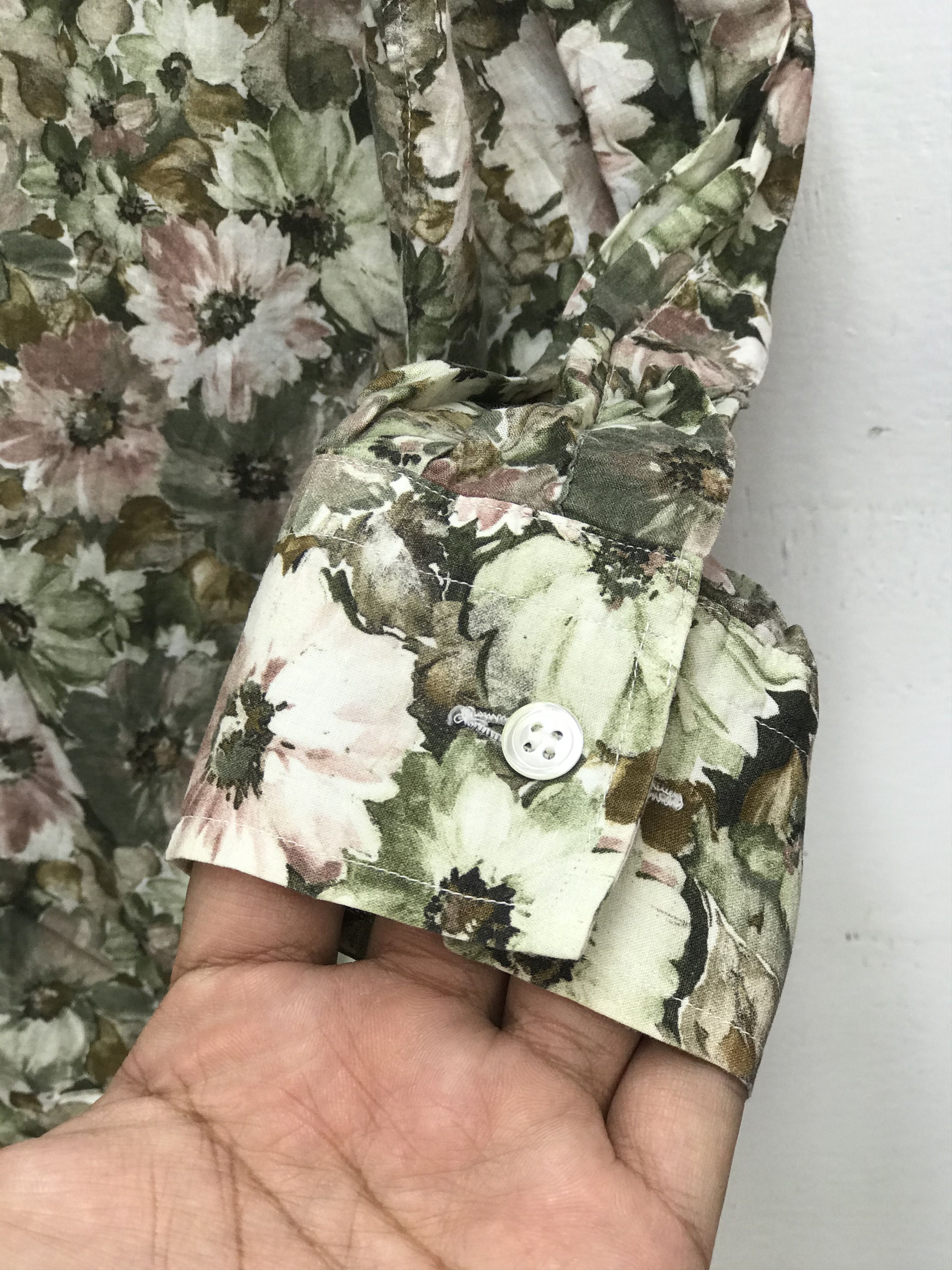 Japanese Brand PAUL SMITH FLORAL DESIGN SHIRT Size US M / EU 48-50 / 2 - 4 Thumbnail