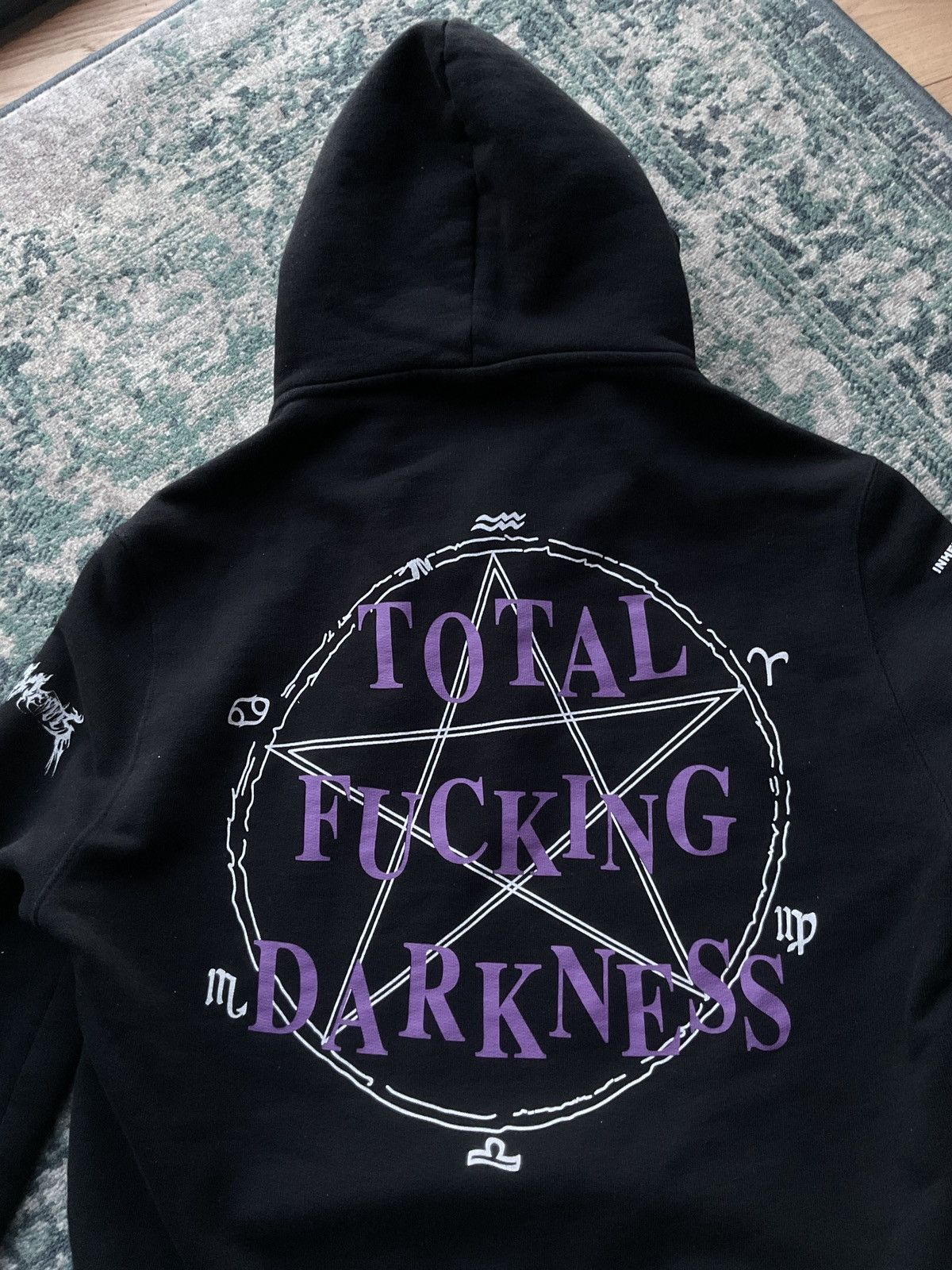 Vetements AW17 Vetements Femme "Total Fucking Darkness" Hoodie Size S / US 4 / IT 40 - 6 Thumbnail