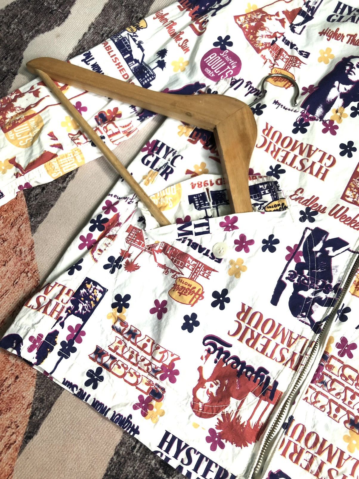 Hysteric Glamour HYSTERIC GLAMOUR SEXY GIRL HAWAII MOTIF OVER PRINT JACKET Size US M / EU 48-50 / 2 - 5 Thumbnail