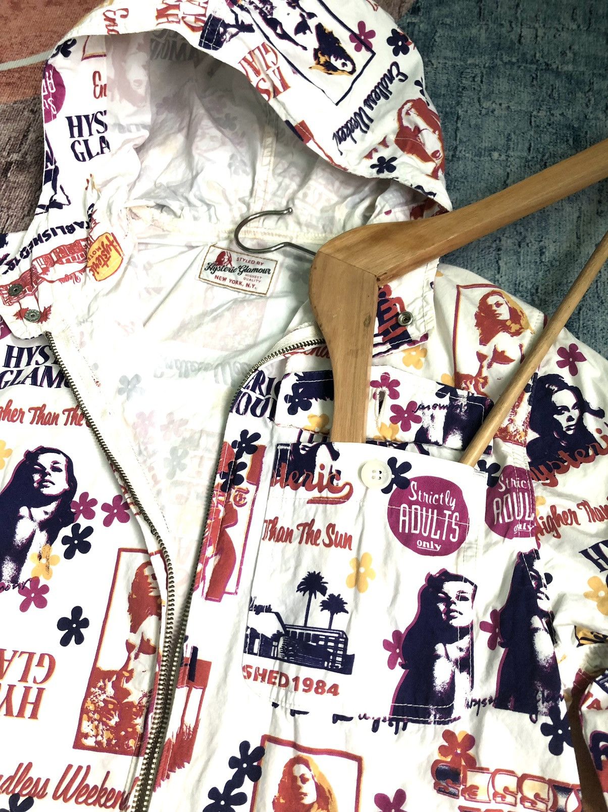 Hysteric Glamour HYSTERIC GLAMOUR SEXY GIRL HAWAII MOTIF OVER PRINT JACKET Size US M / EU 48-50 / 2 - 9 Thumbnail