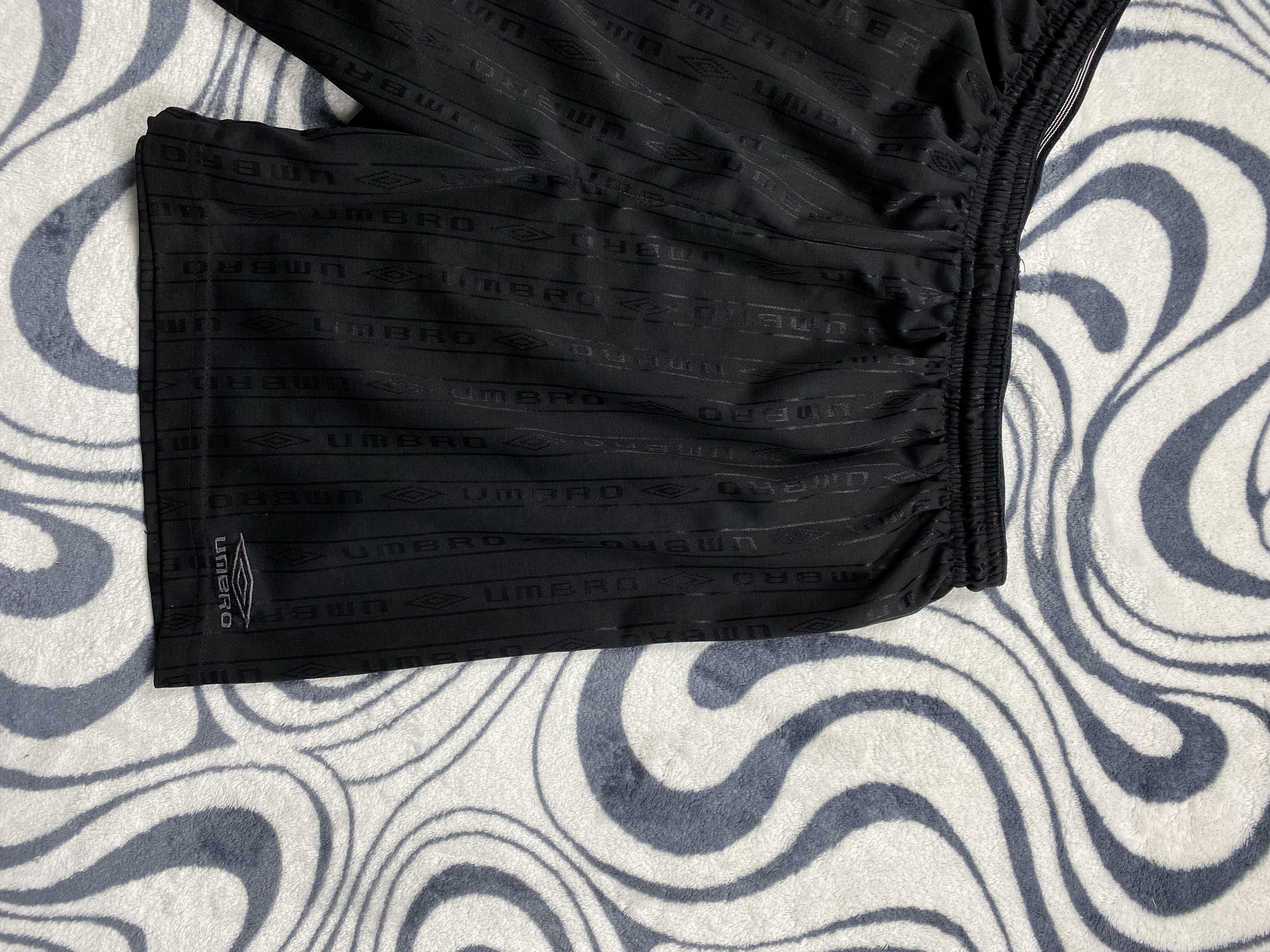 Umbro × Vintage Vintage Umbro Mens Shorts Dri Fit Y2K Size US 36 / EU 52 - 2 Thumbnail