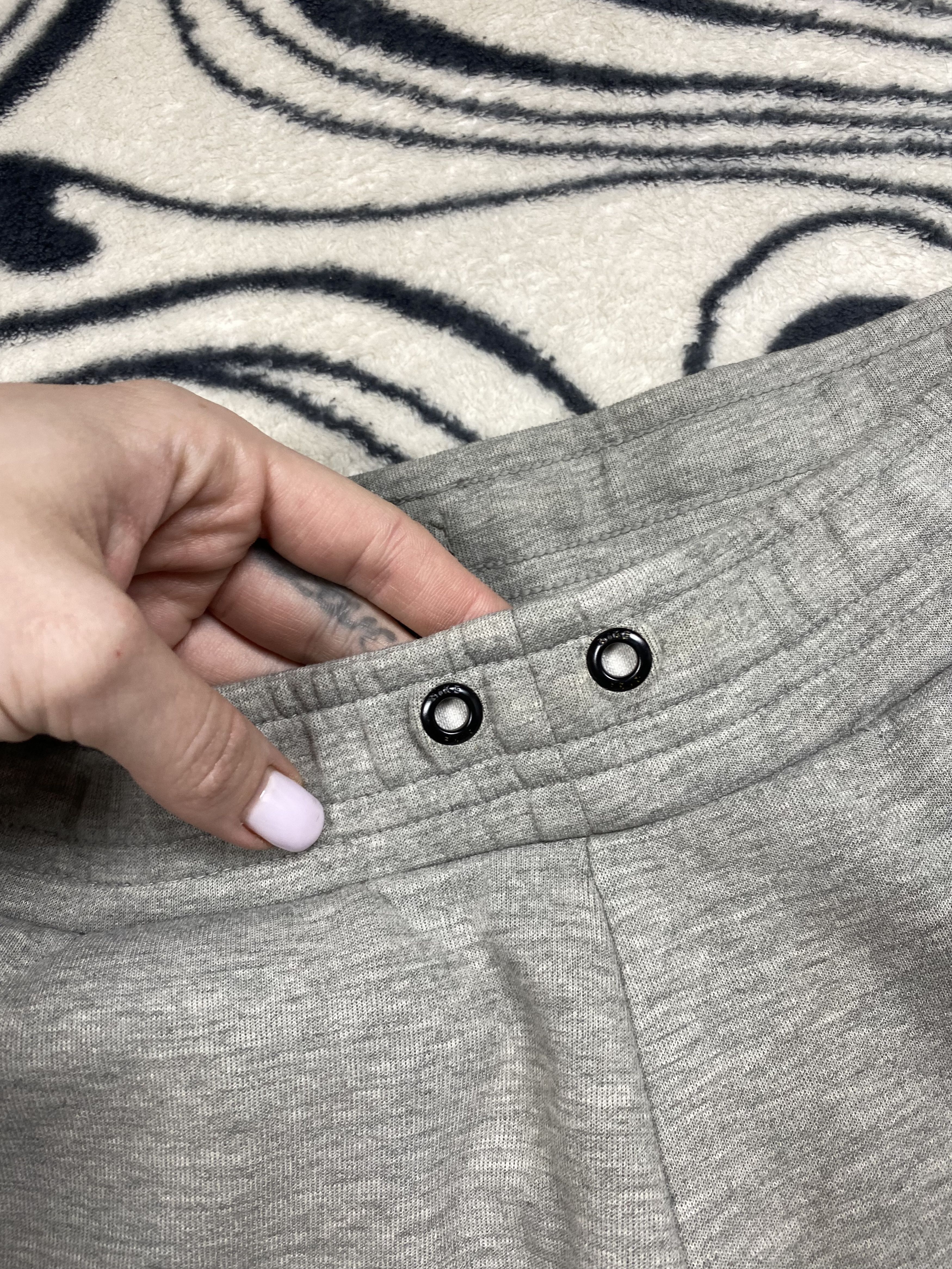 Nike Nike Tech Fleece Distressed Sweatpants Pants Jogger Thrashed Size US 30 / EU 46 - 6 Thumbnail