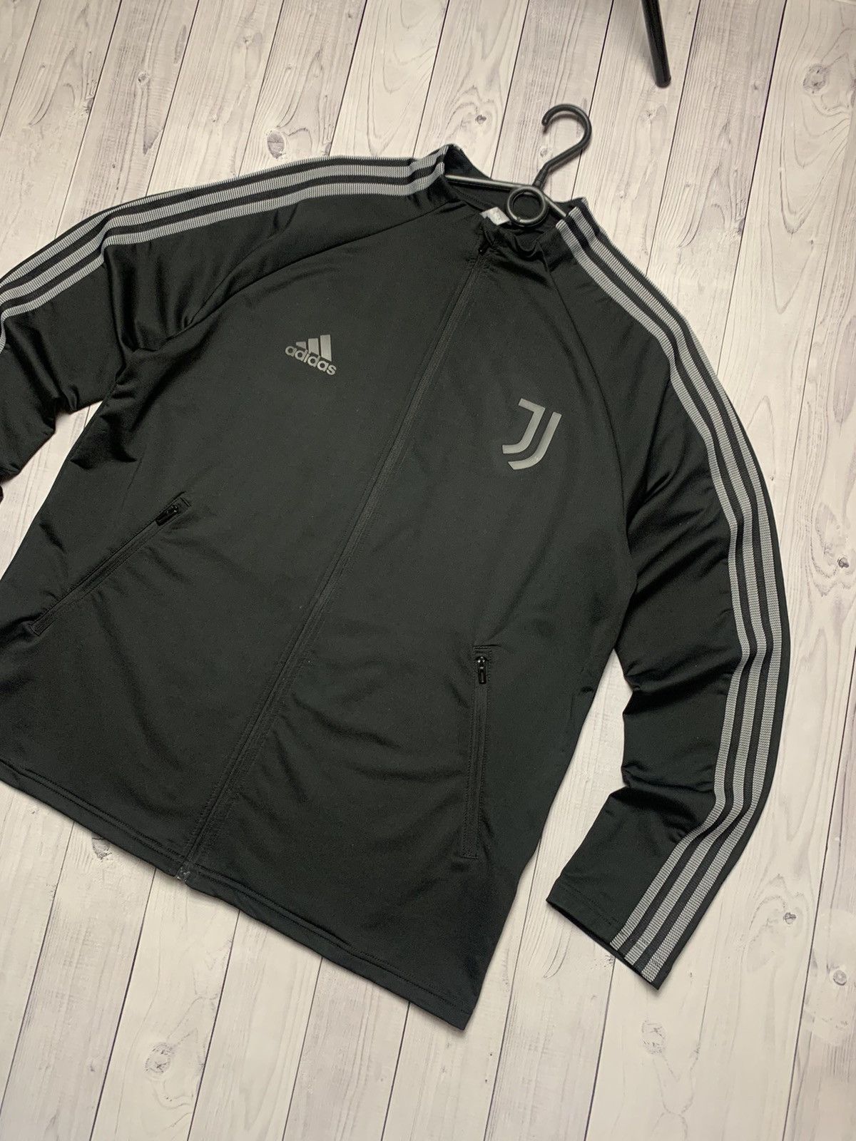 Juventus soccer track jacket adidas Juve size L