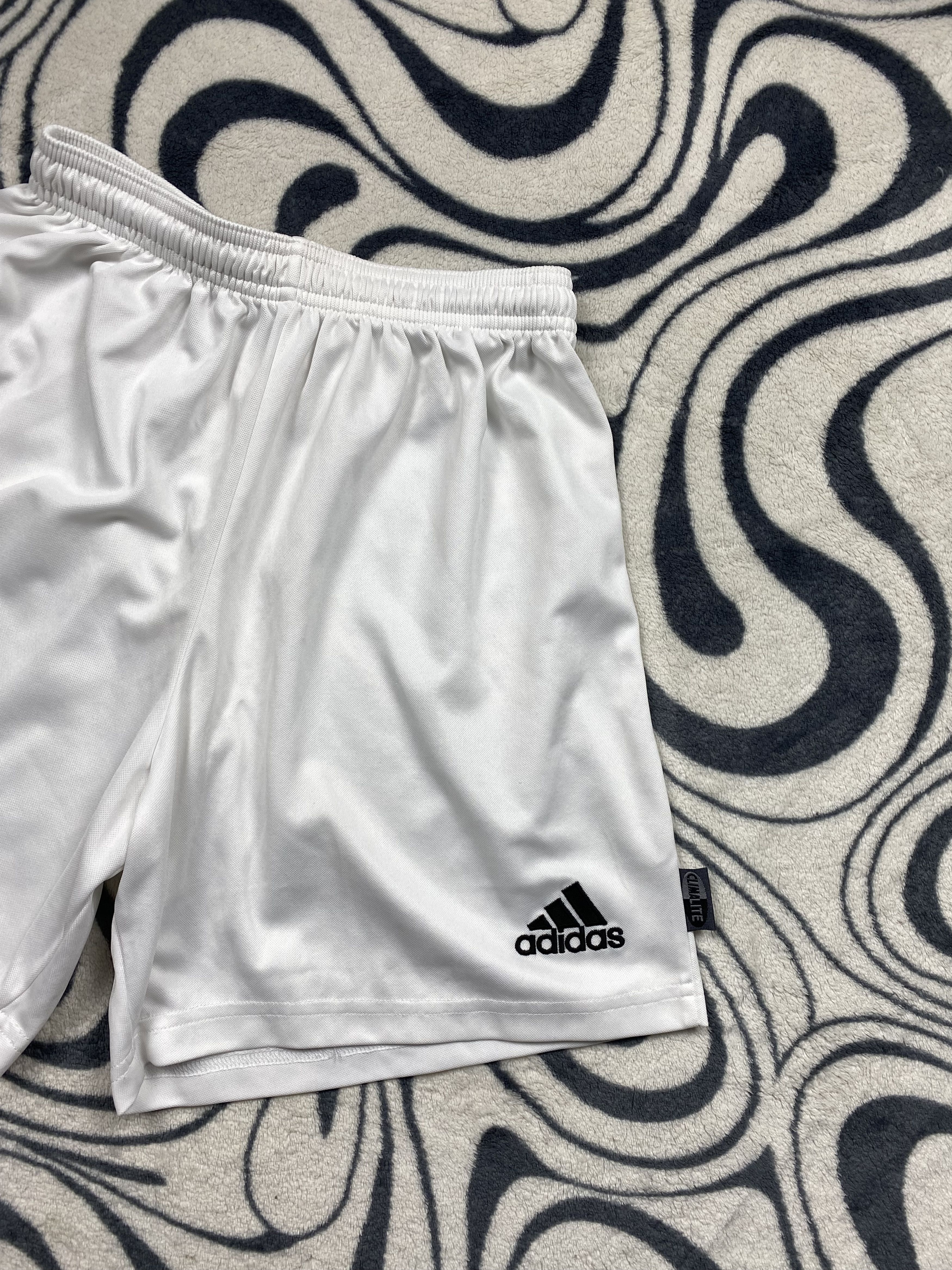 Adidas × Vintage Vintage Adidas Mens Shorts Y2K Size US 30 / EU 46 - 2 Thumbnail