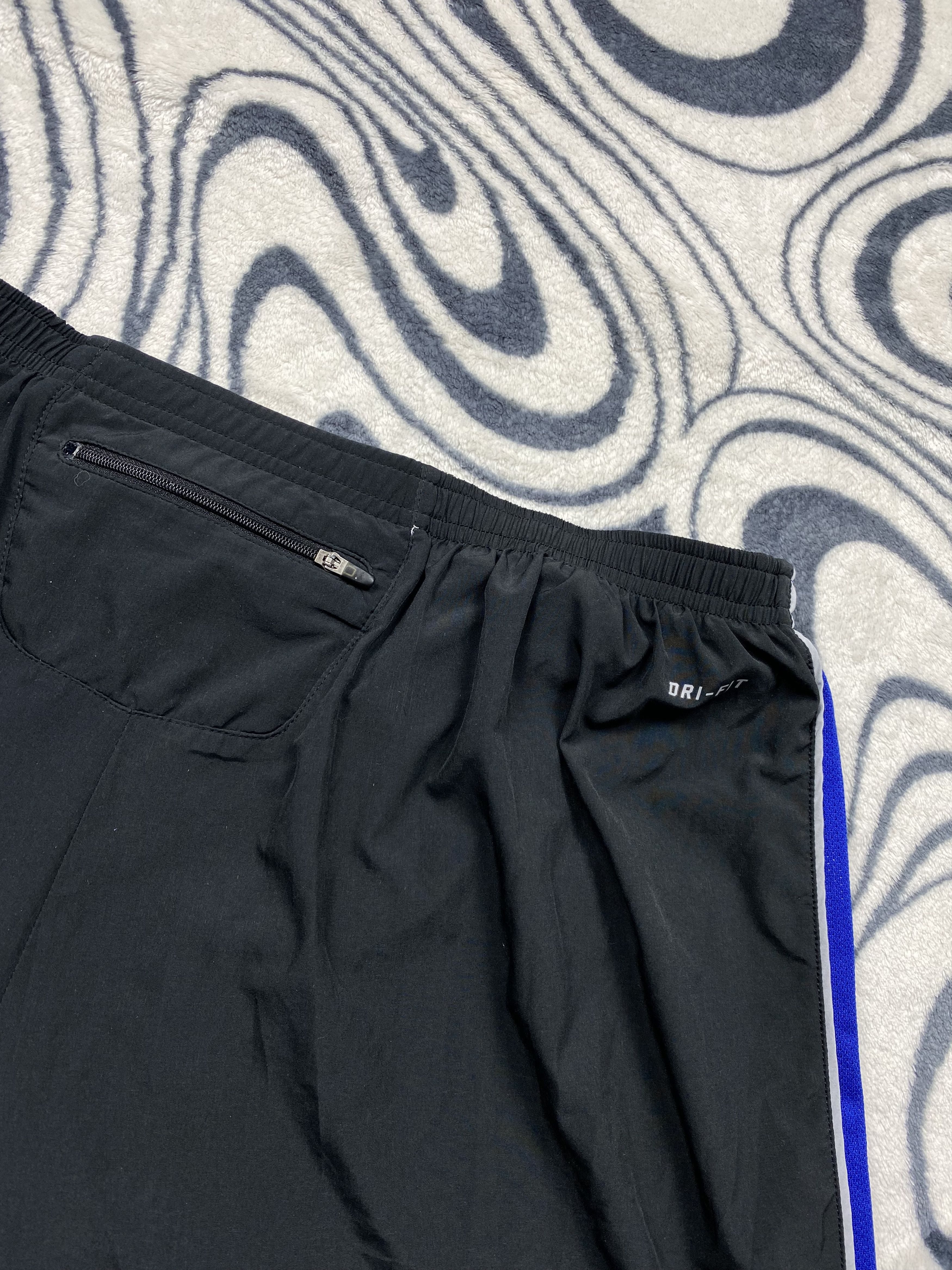 Nike × Vintage Vintage Nike Mens Nylon Shorts Y2K Dri Fit Size US 36 / EU 52 - 6 Thumbnail