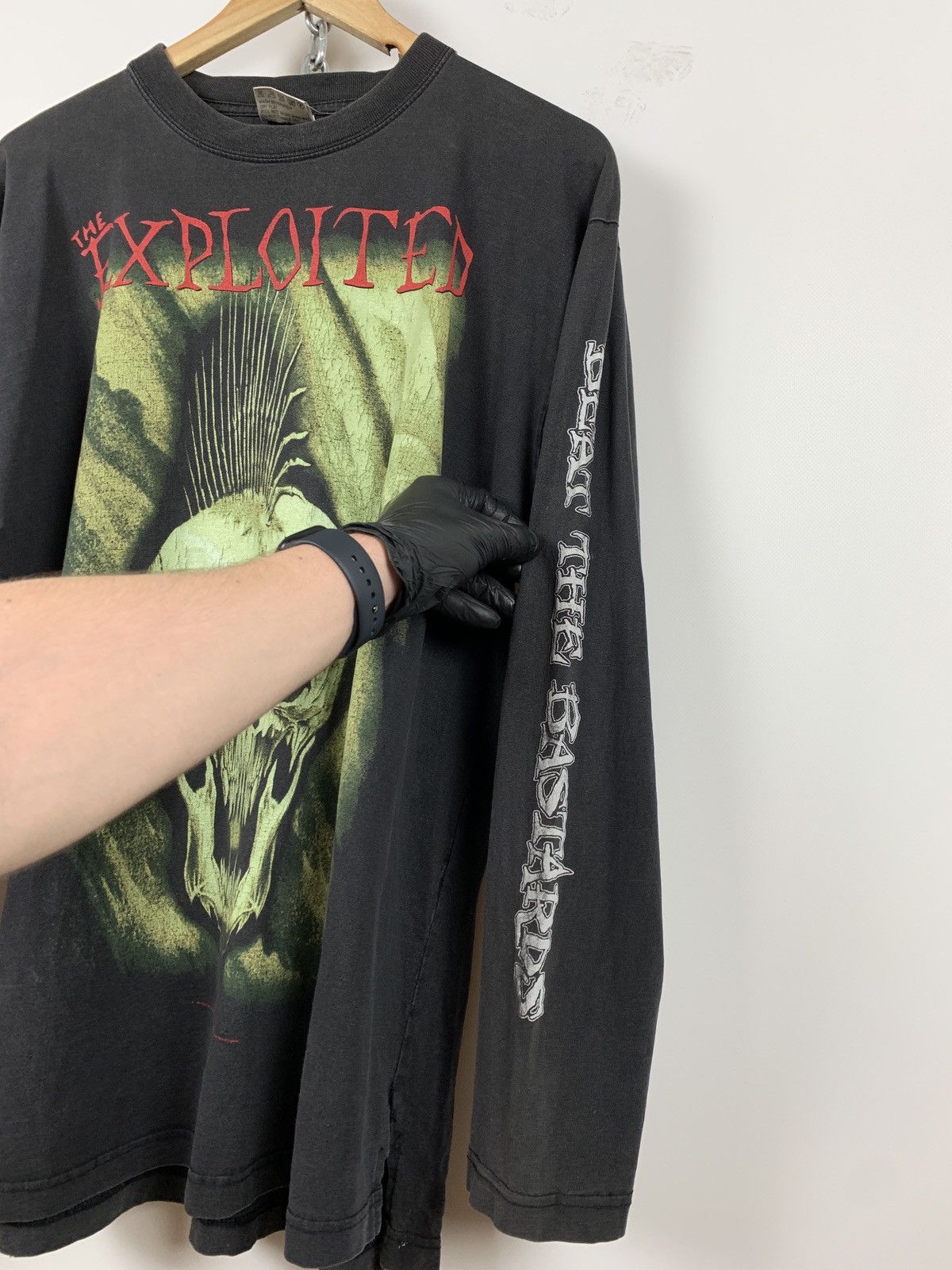 Band Tees 1999 Vintage The Exploited Beat The Bastards Long Sleeve Size US XL / EU 56 / 4 - 13 Thumbnail