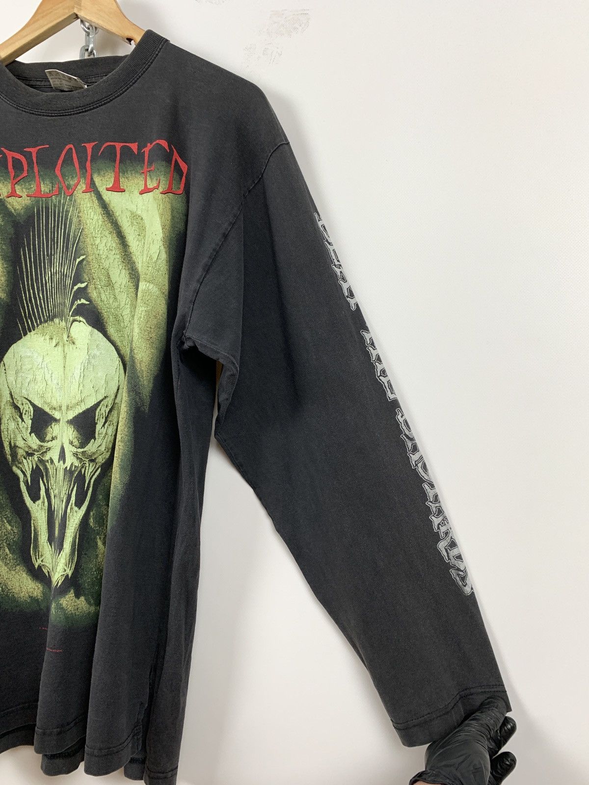 Band Tees 1999 Vintage The Exploited Beat The Bastards Long Sleeve Size US XL / EU 56 / 4 - 9 Thumbnail
