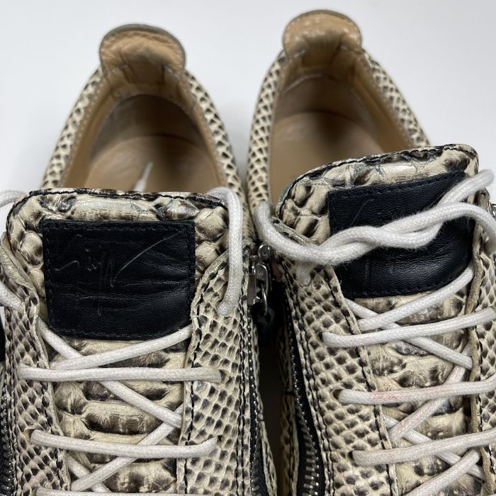 who makes the best walking shoe