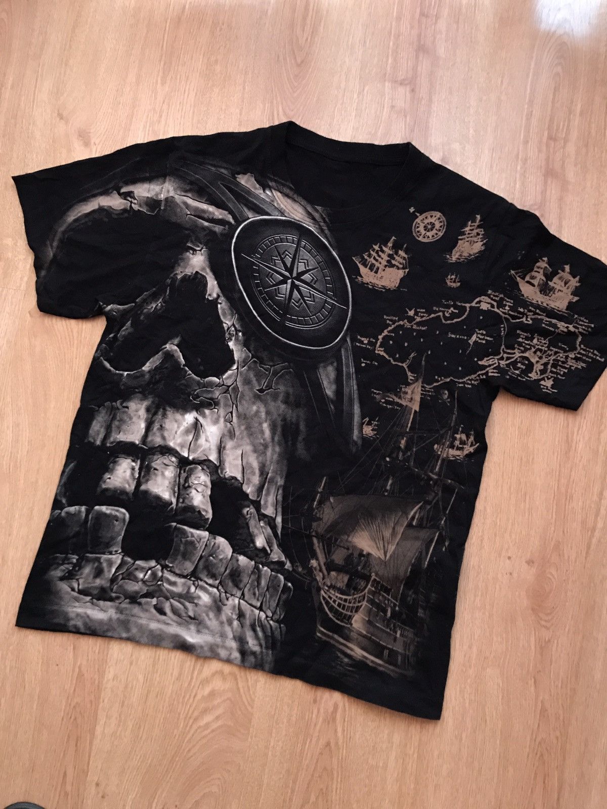 Other Vintage overprinted pirate motifs t shirt like liquid blue Size US L / EU 52-54 / 3 - 1 Thumbnail