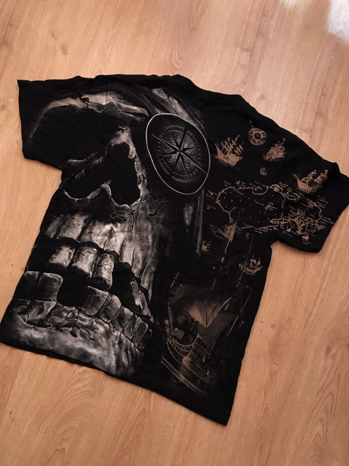 Other Vintage overprinted pirate motifs t shirt like liquid blue Size US L / EU 52-54 / 3 - 4 Thumbnail