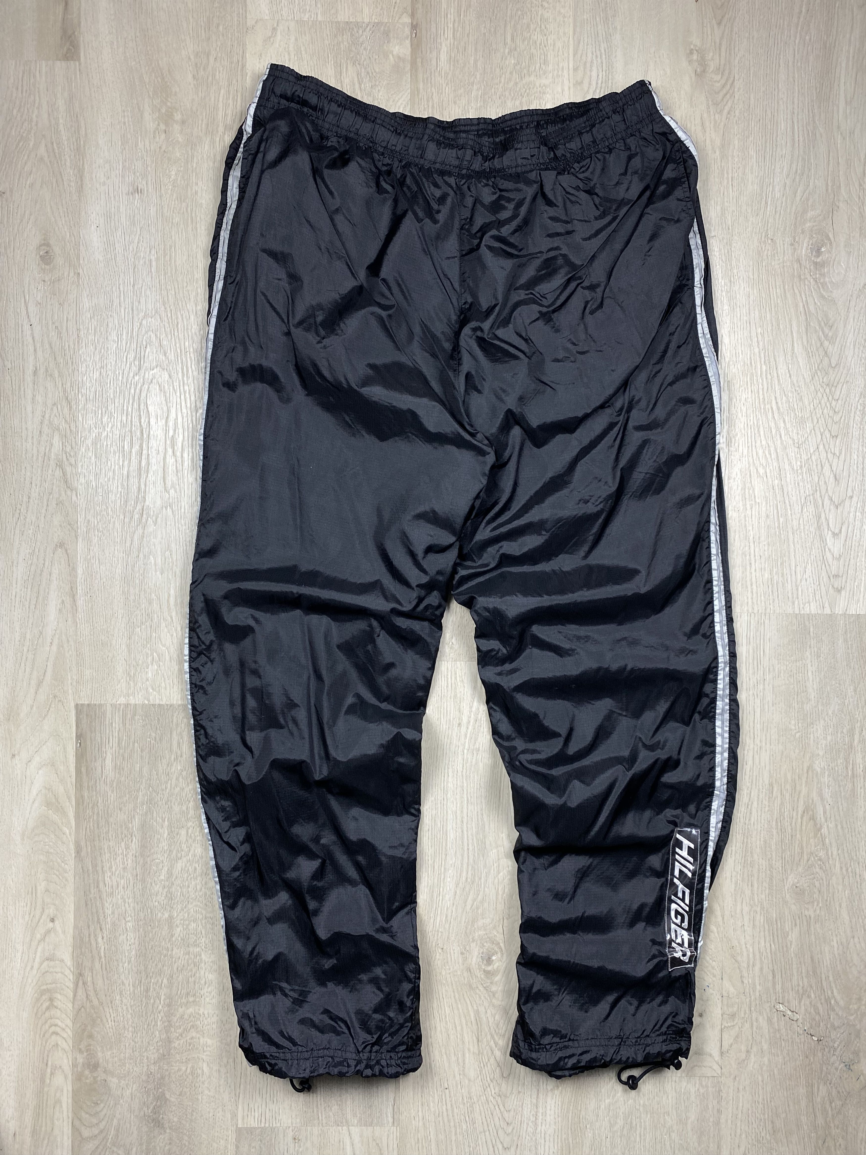 Tommy Hilfiger Tommy Hilfiger Vintage Mens Nylon Pants Y2K Drill style Size US 32 / EU 48 - 1 Thumbnail