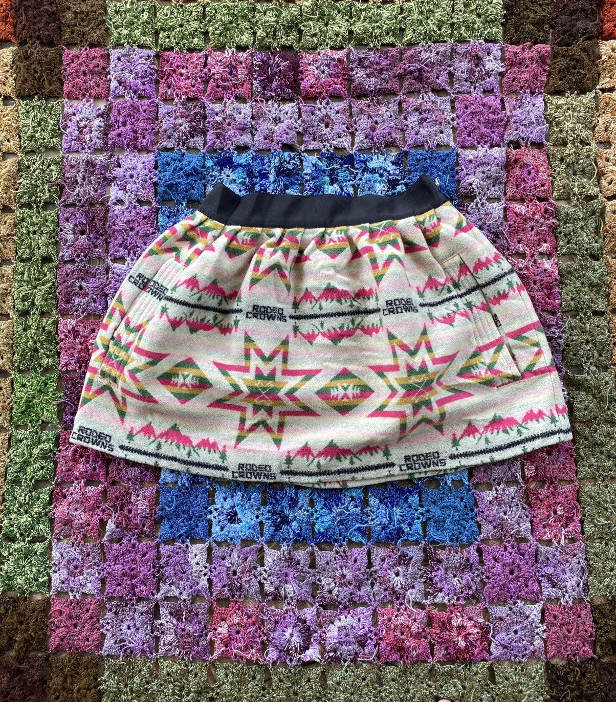 Japanese Brand Vintage Navajo Rodeo Crown Mini Skirts Size 25" / US 0 / IT 36 - 1 Thumbnail