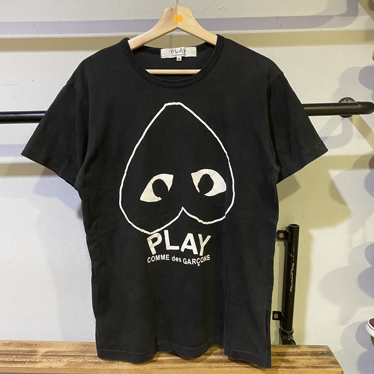 Comme des Garcons × Comme des Garcons PLAY Comme Des Garcons Play Tee Size US M / EU 48-50 / 2 - 1 Thumbnail