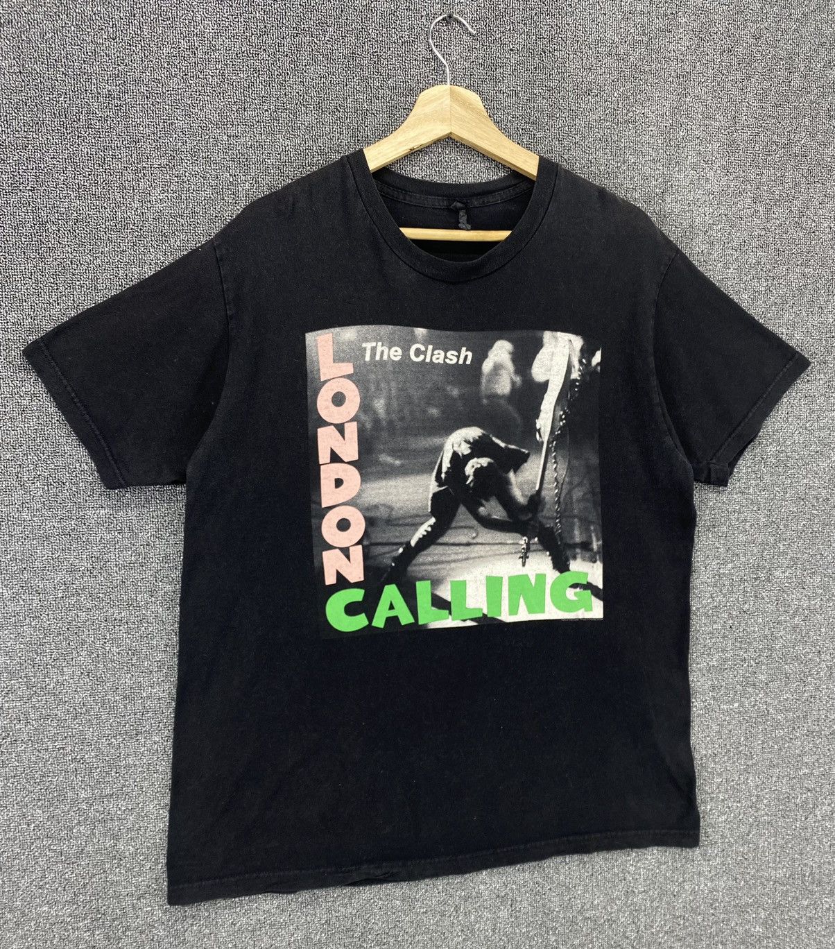 Band Tees Vintage The Clash London Punk Rock Band Tees T Shirts Size US L / EU 52-54 / 3 - 7 Thumbnail