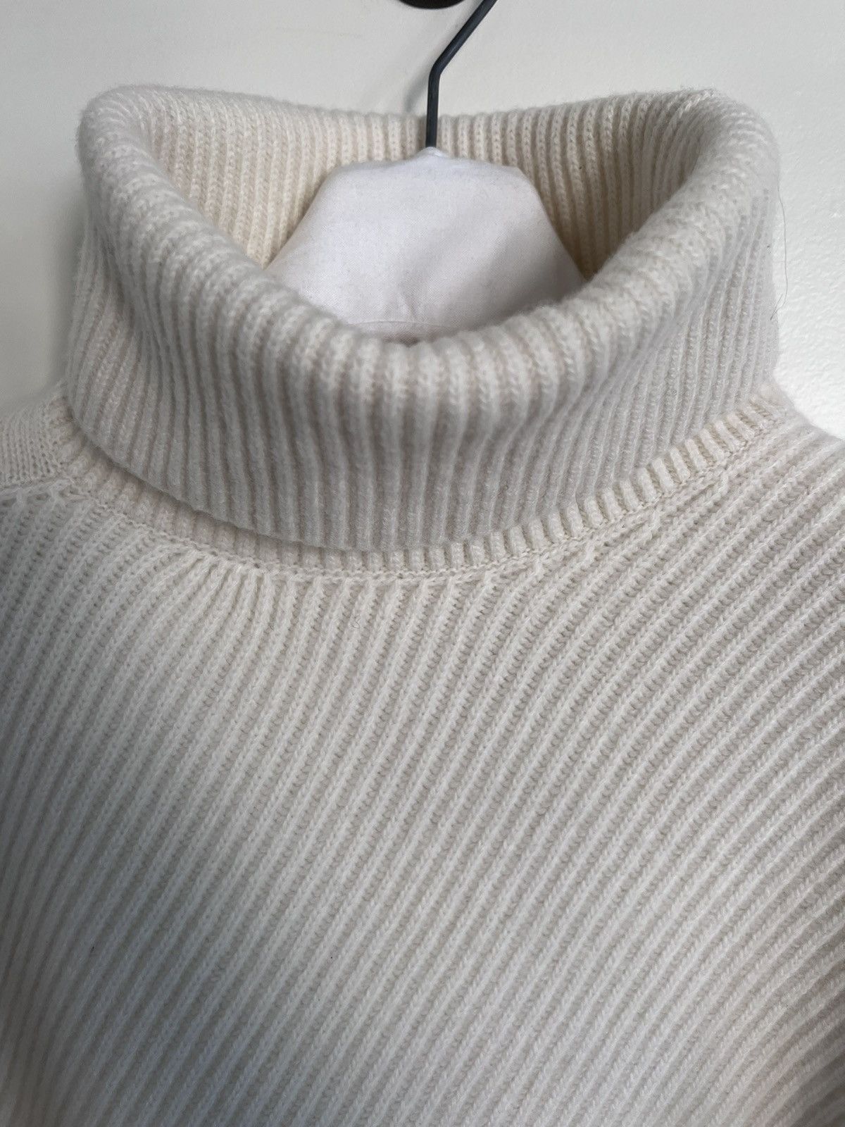 Alexander McQueen $1K+ AW21 mainline asymmetric turtleneck, L, MI Italy Size US L / EU 52-54 / 3 - 6 Thumbnail