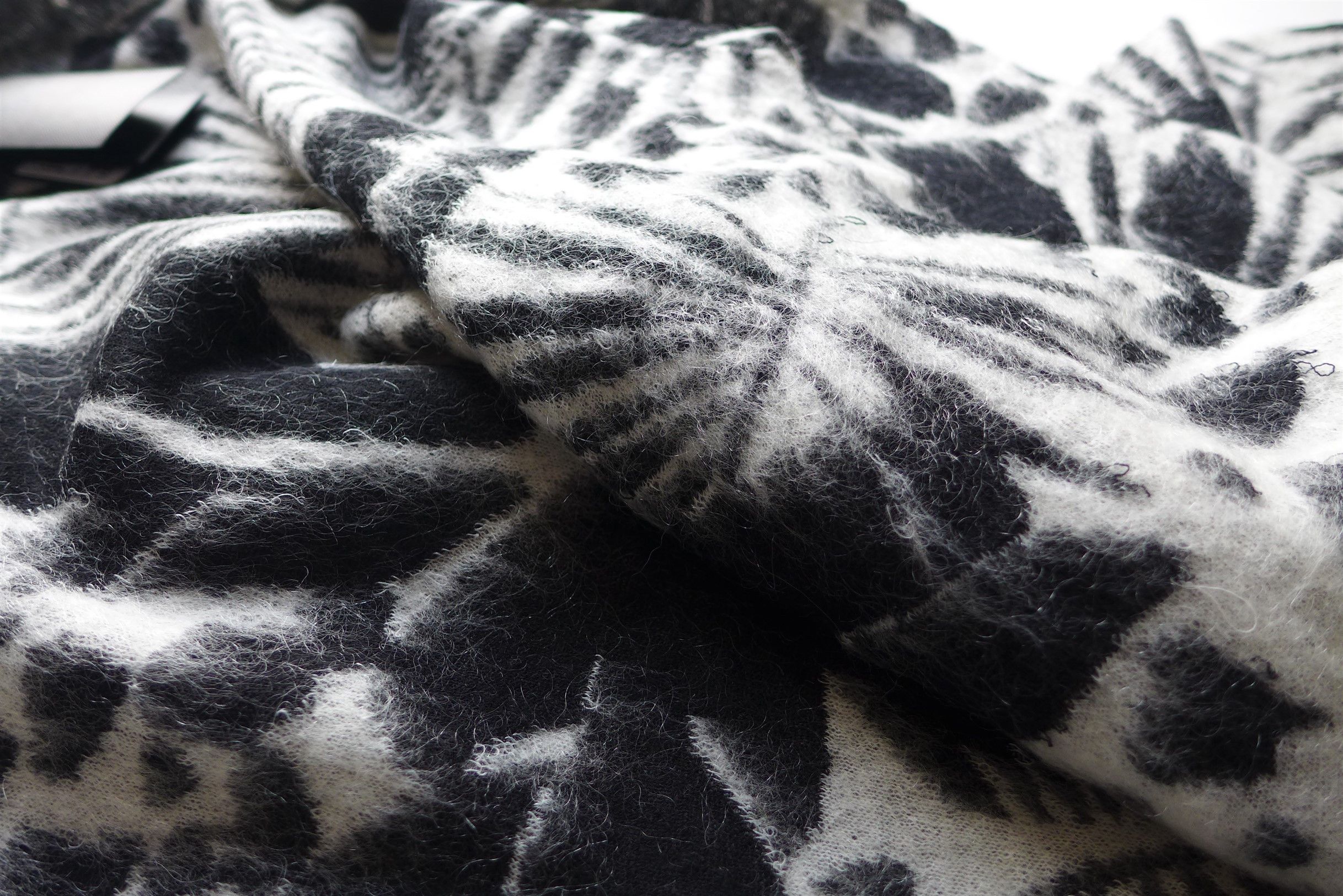 Saint Laurent Paris Saint Laurent Tropical Leaves Intarsia Mohair Sweater Size US XL / EU 56 / 4 - 14 Thumbnail