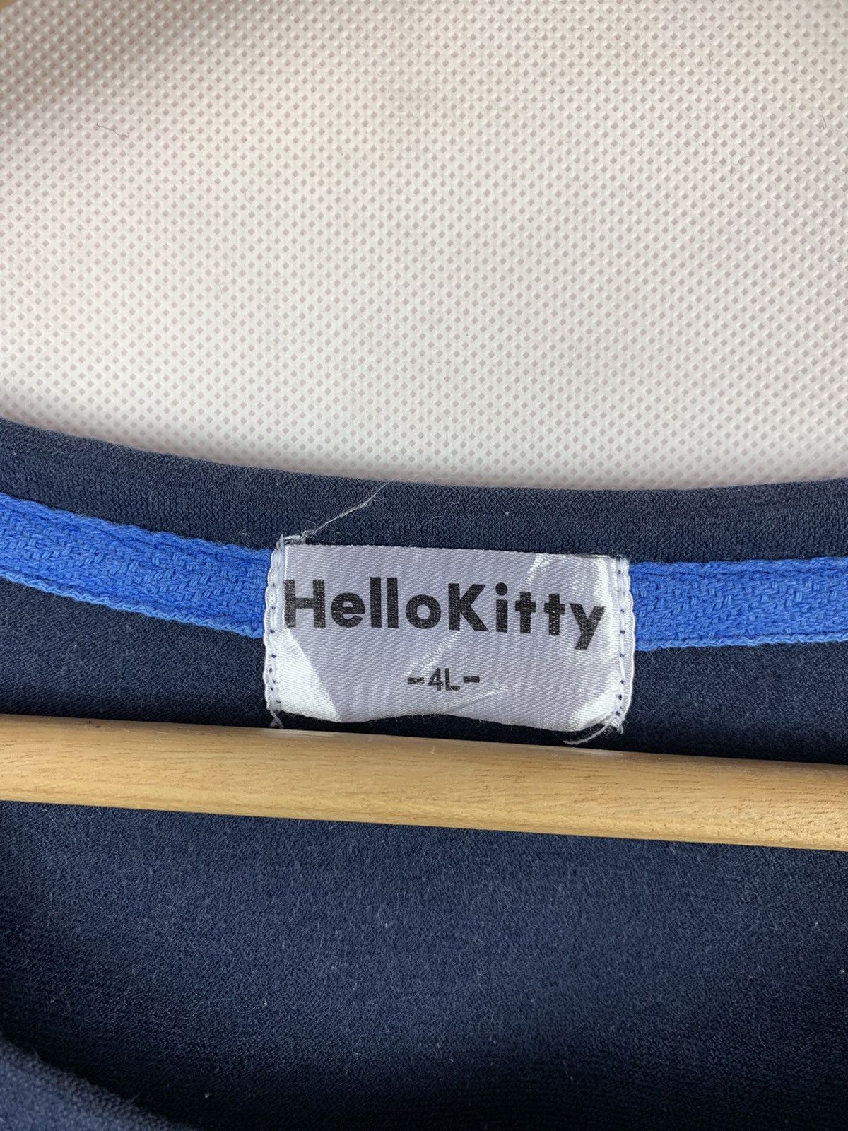 Anime Hello Kitty Big Logo Anime Tee Size US L / EU 52-54 / 3 - 3 Thumbnail