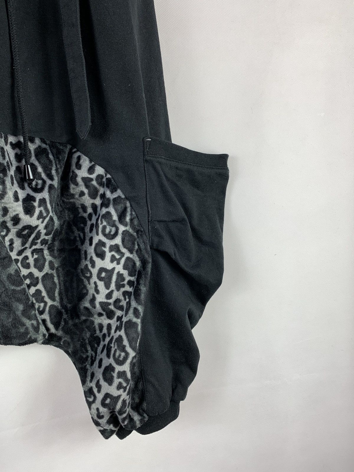 Japanese Brand Vintage Leopard Printed Long Crotch Pants Size US 32 / EU 48 - 5 Thumbnail