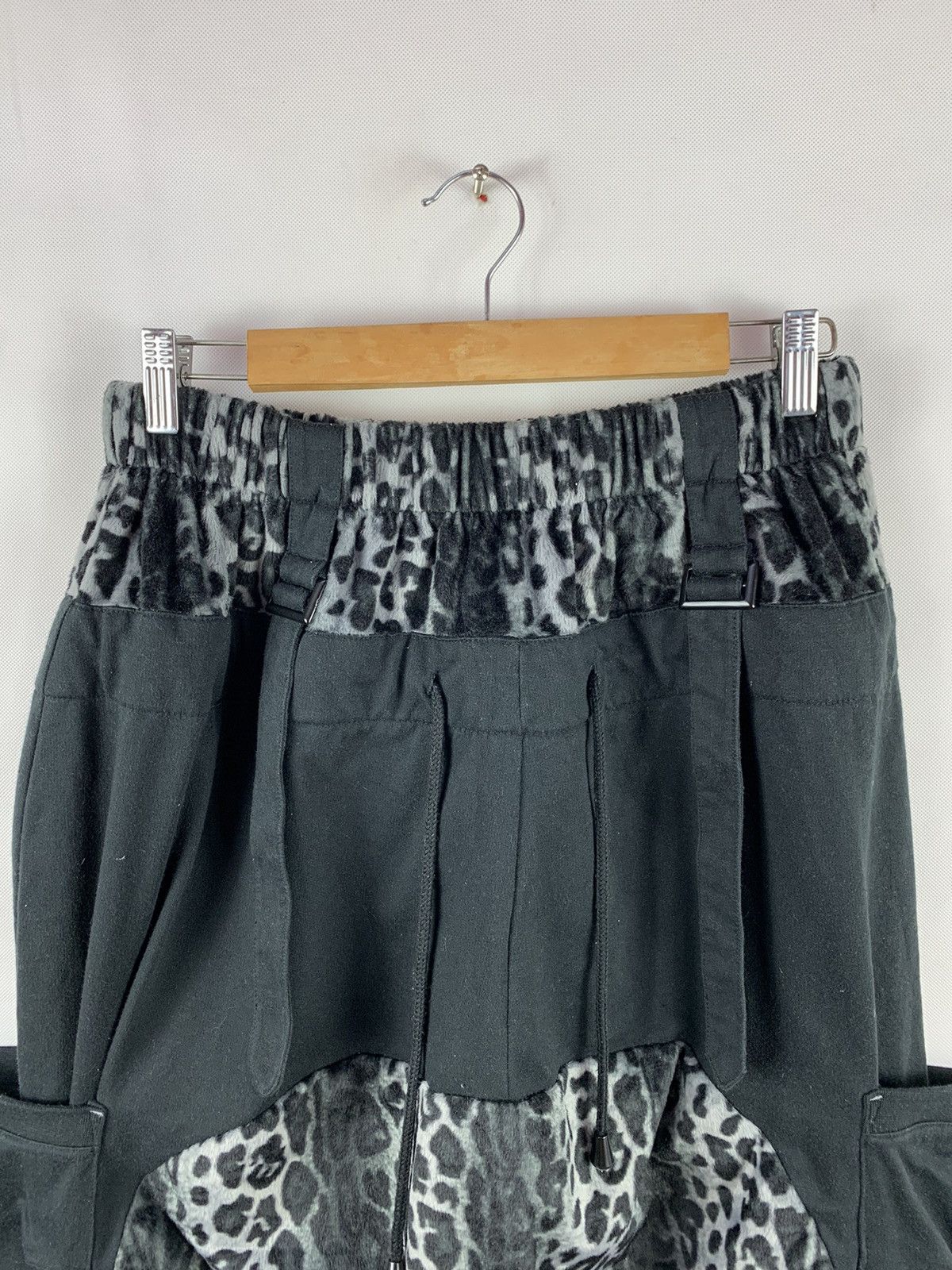Japanese Brand Vintage Leopard Printed Long Crotch Pants Size US 32 / EU 48 - 3 Thumbnail