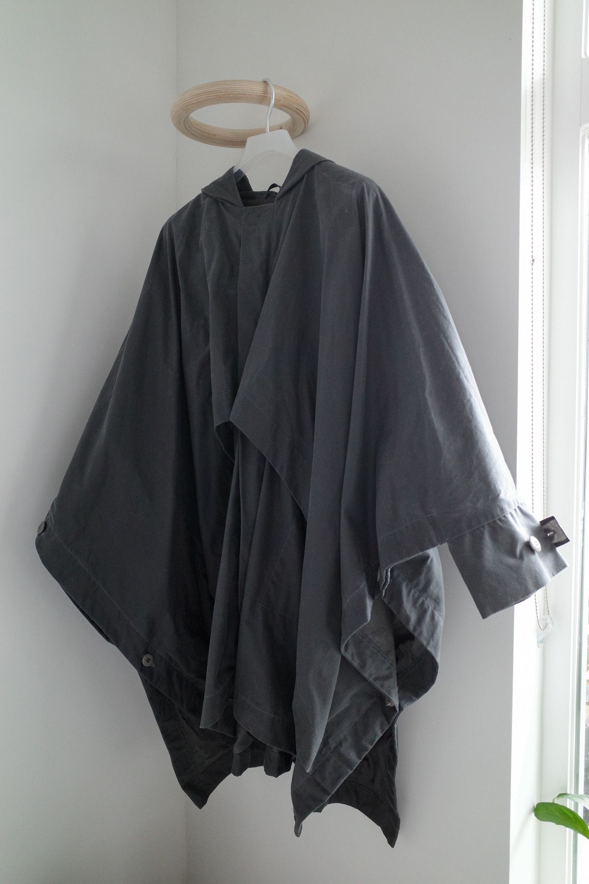 Toogood Messenger Cape Size US M / EU 48-50 / 2 - 2 Thumbnail