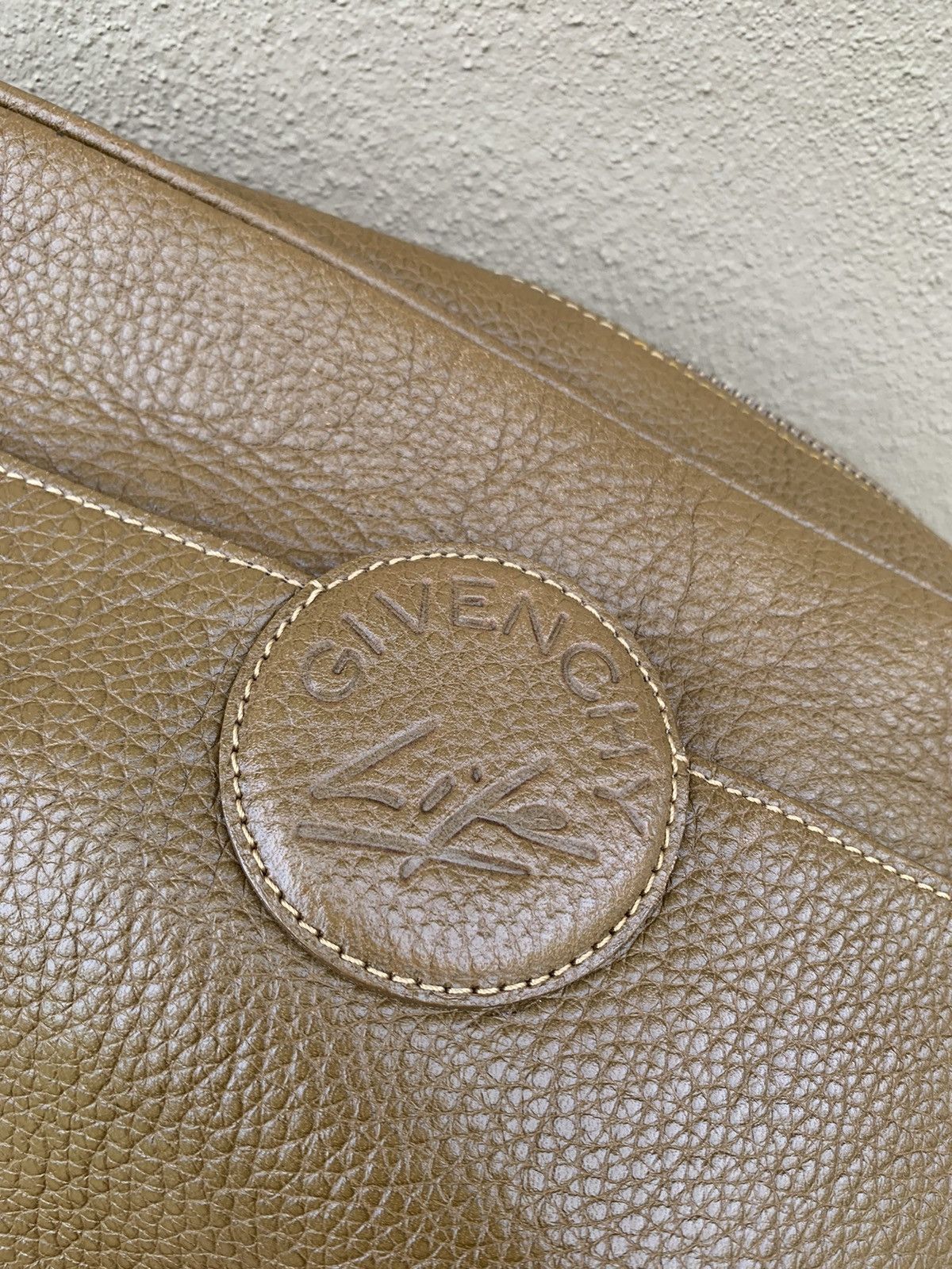 Givenchy Vintage Givenchy Leather Crossbody Sling Bag Size ONE SIZE - 2 Thumbnail