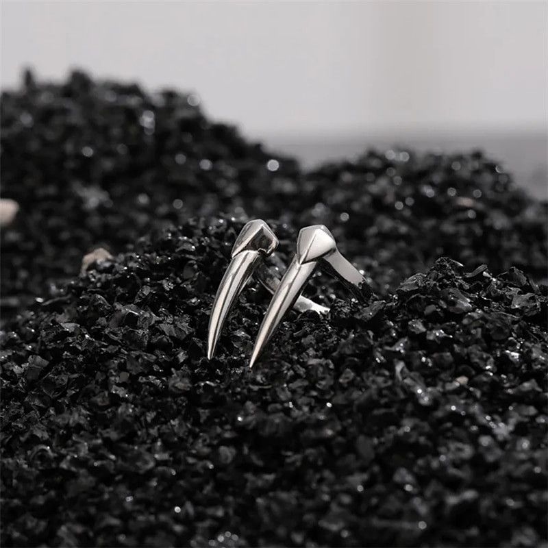 Jewelry Beast Teeth Shaped Ring Size ONE SIZE - 3 Thumbnail