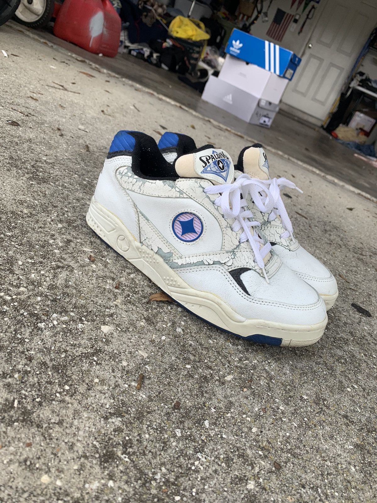 Spalding shoes hot sale 90s