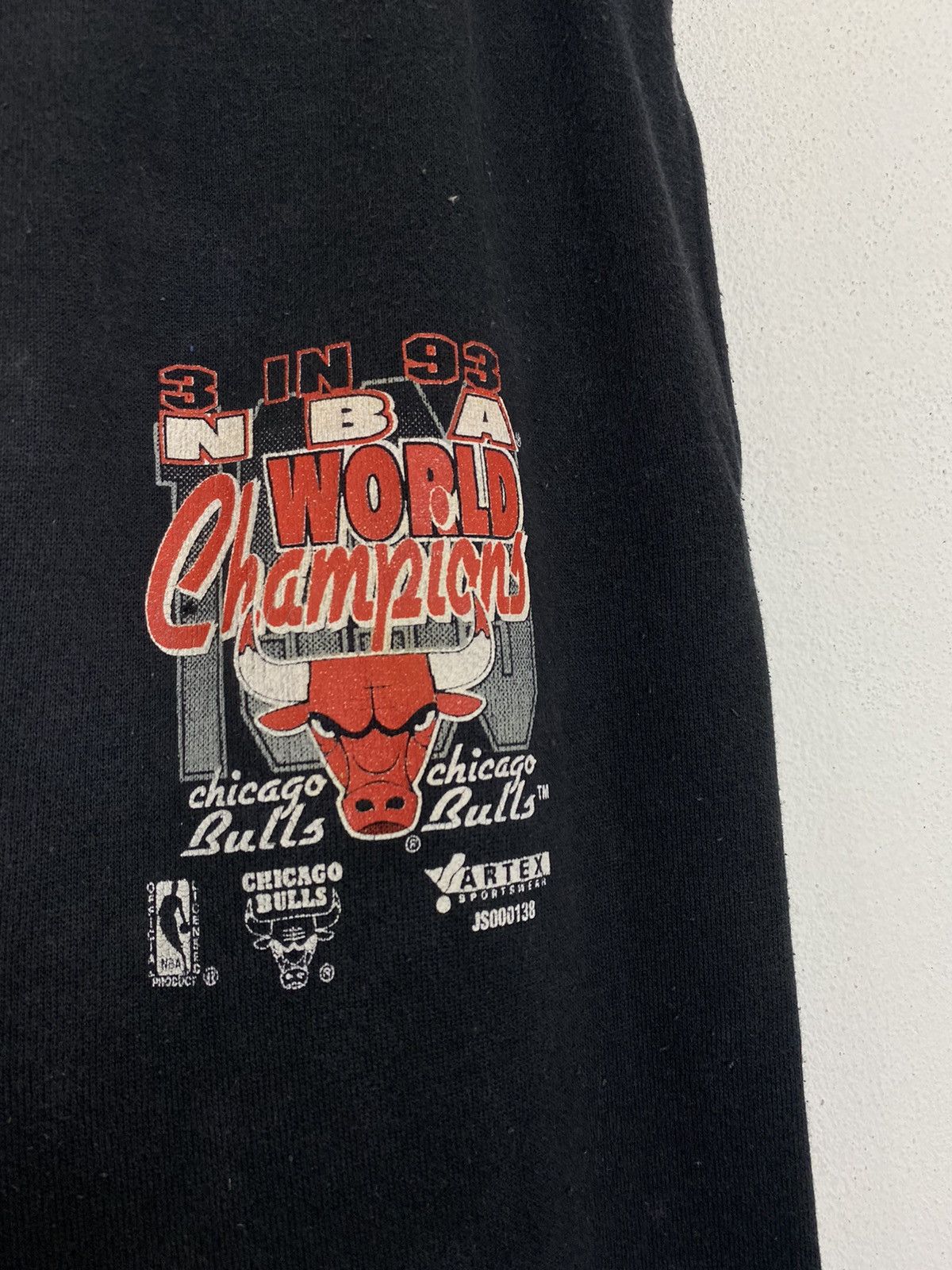NBA 🔥RARE🔥VINTAGE 1993 NBA WORLD CHAMPION CHICAGO BULL PANT Size US 33 - 5 Thumbnail