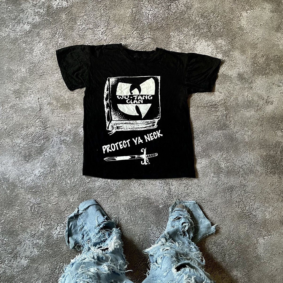 Vintage Vintage 90s Wu Tang Graphic Tee Sun Faded Streetwear Boxy S Size US S / EU 44-46 / 1 - 1 Thumbnail