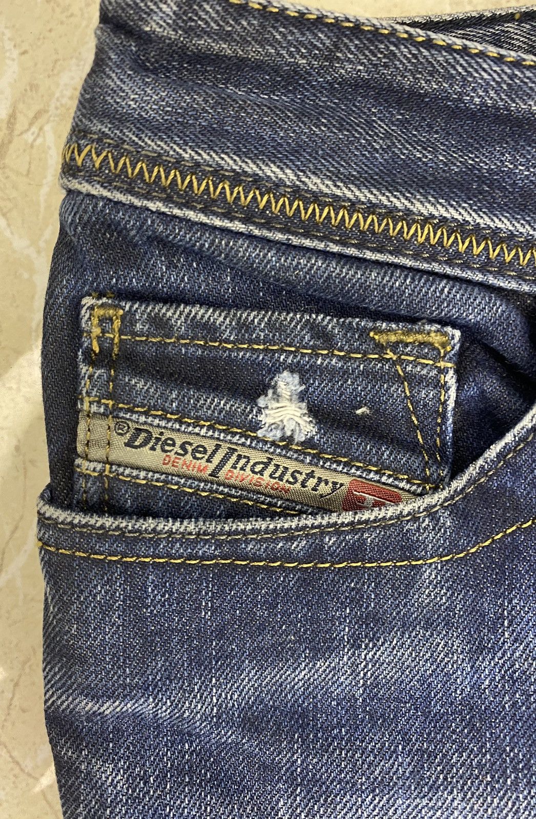 Diesel Industry Lowky Regular Straight Low Waist Denim