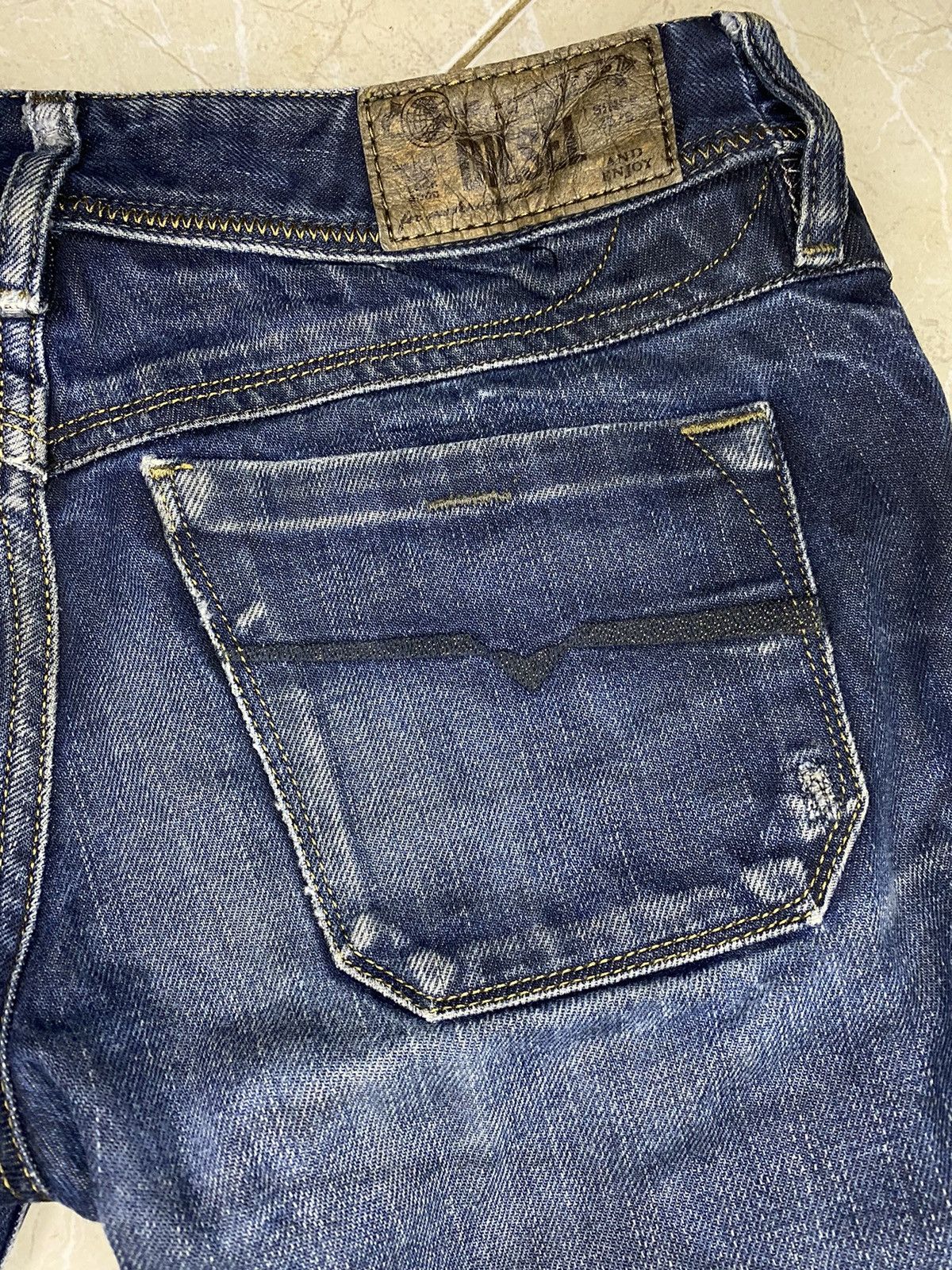 Diesel Industry Lowky Regular Straight Low Waist Denim