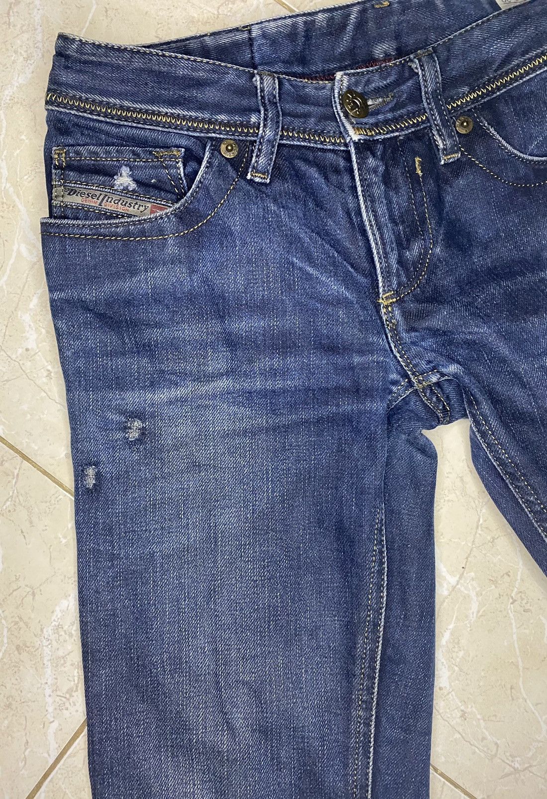 Diesel Industry Lowky Regular Straight Low Waist Denim