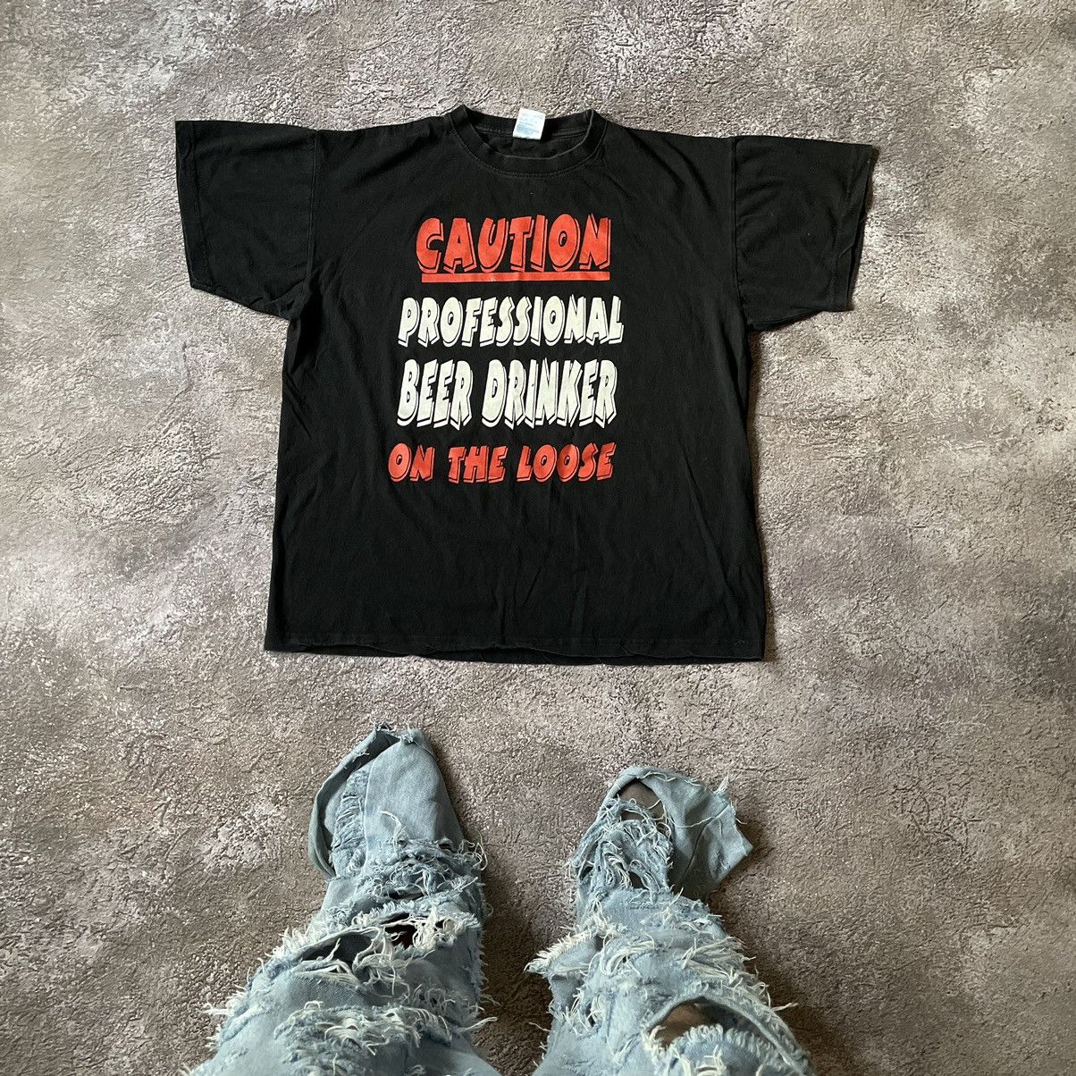 Vintage Vintage Y2K Graphic Tee Caution Beer Drinker Funny Streetwea Size US XL / EU 56 / 4 - 1 Thumbnail