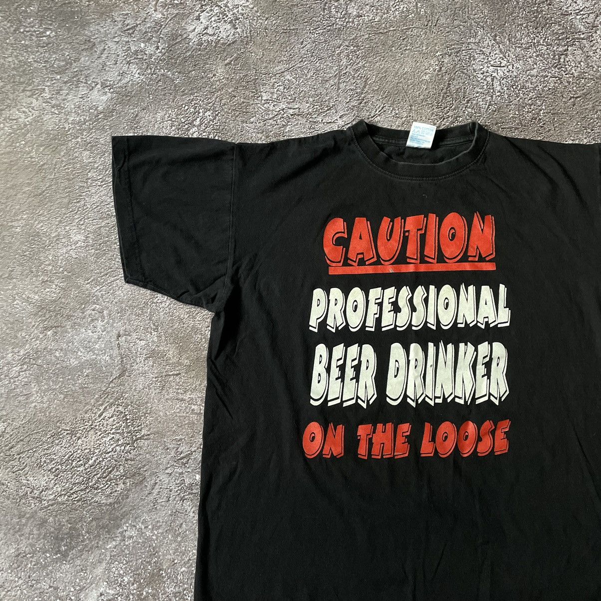 Vintage Vintage Y2K Graphic Tee Caution Beer Drinker Funny Streetwea Size US XL / EU 56 / 4 - 4 Thumbnail