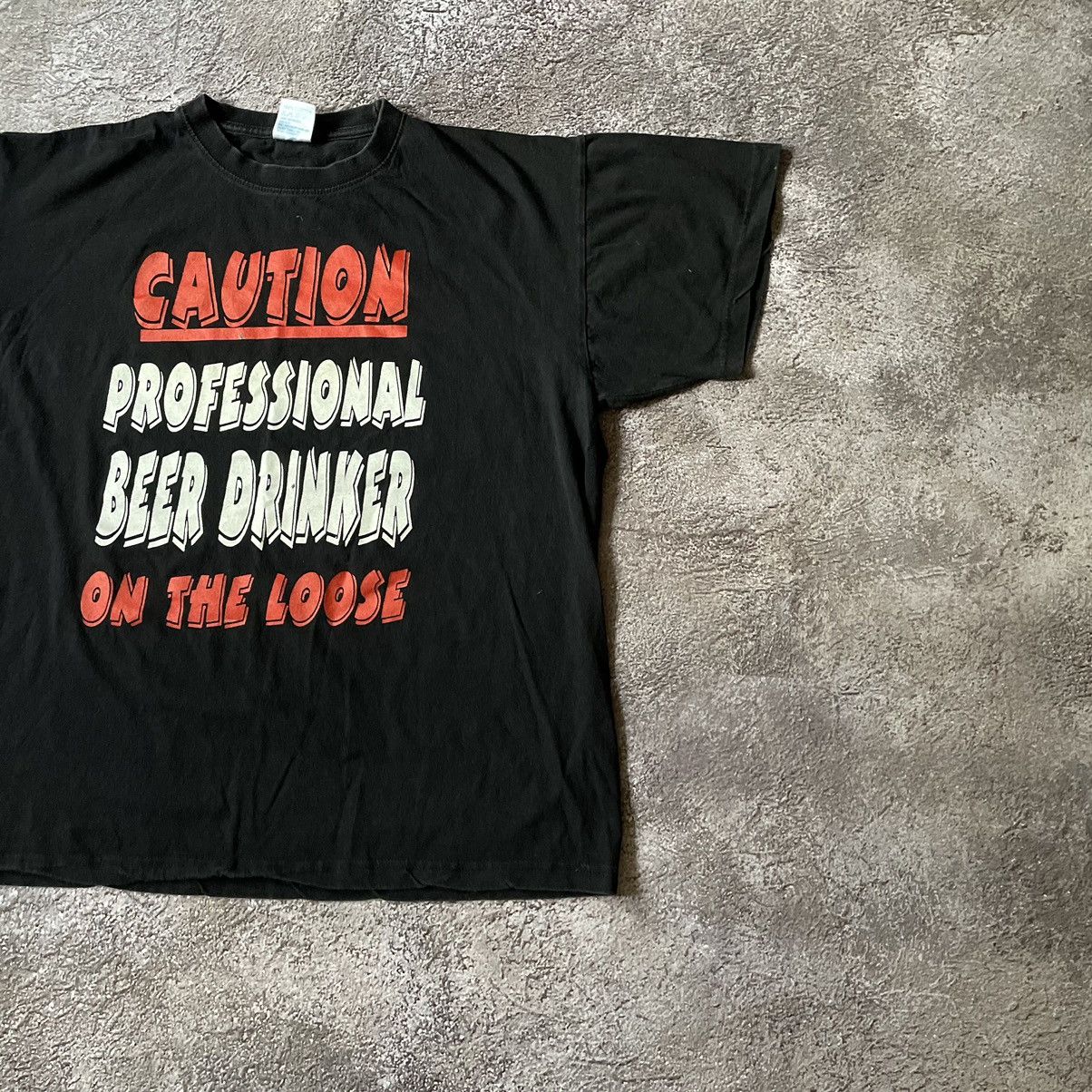 Vintage Vintage Y2K Graphic Tee Caution Beer Drinker Funny Streetwea Size US XL / EU 56 / 4 - 3 Thumbnail