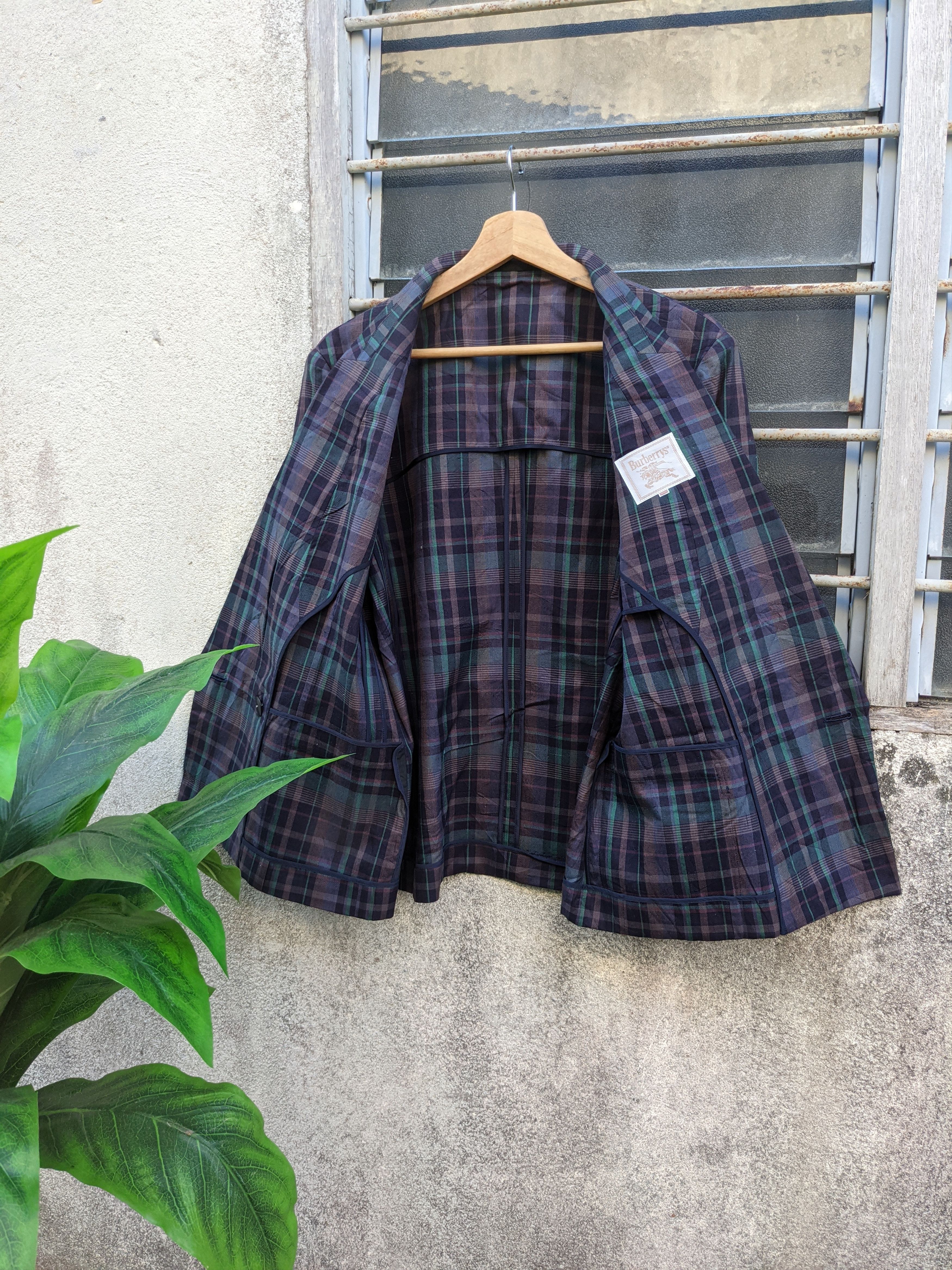 Burberry ⚡️Steals⚡️ Burberry Plaid Single Breasted Size 38S - 6 Thumbnail